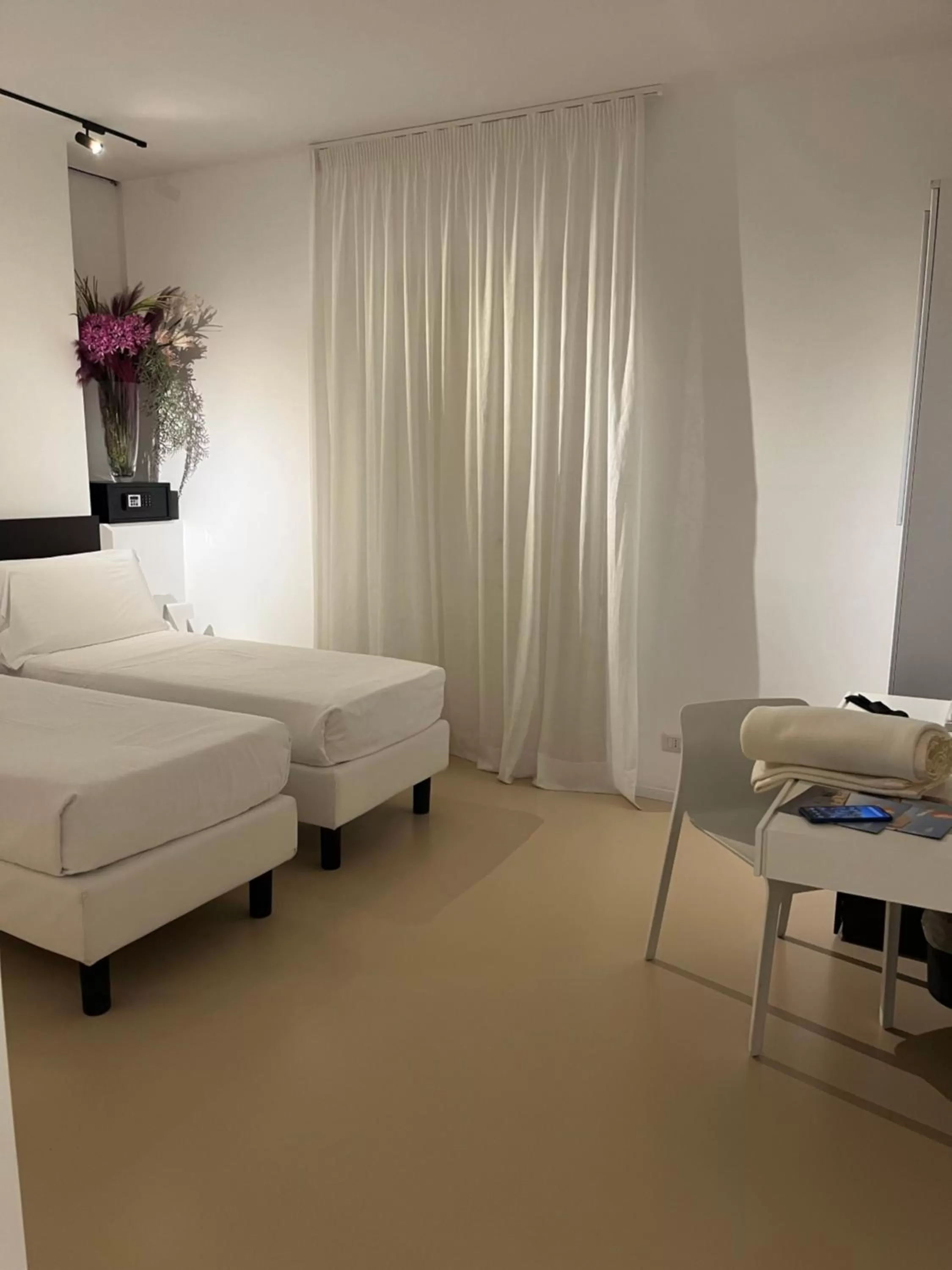 Twin Room - single occupancy in Hotel Cave Del Sole