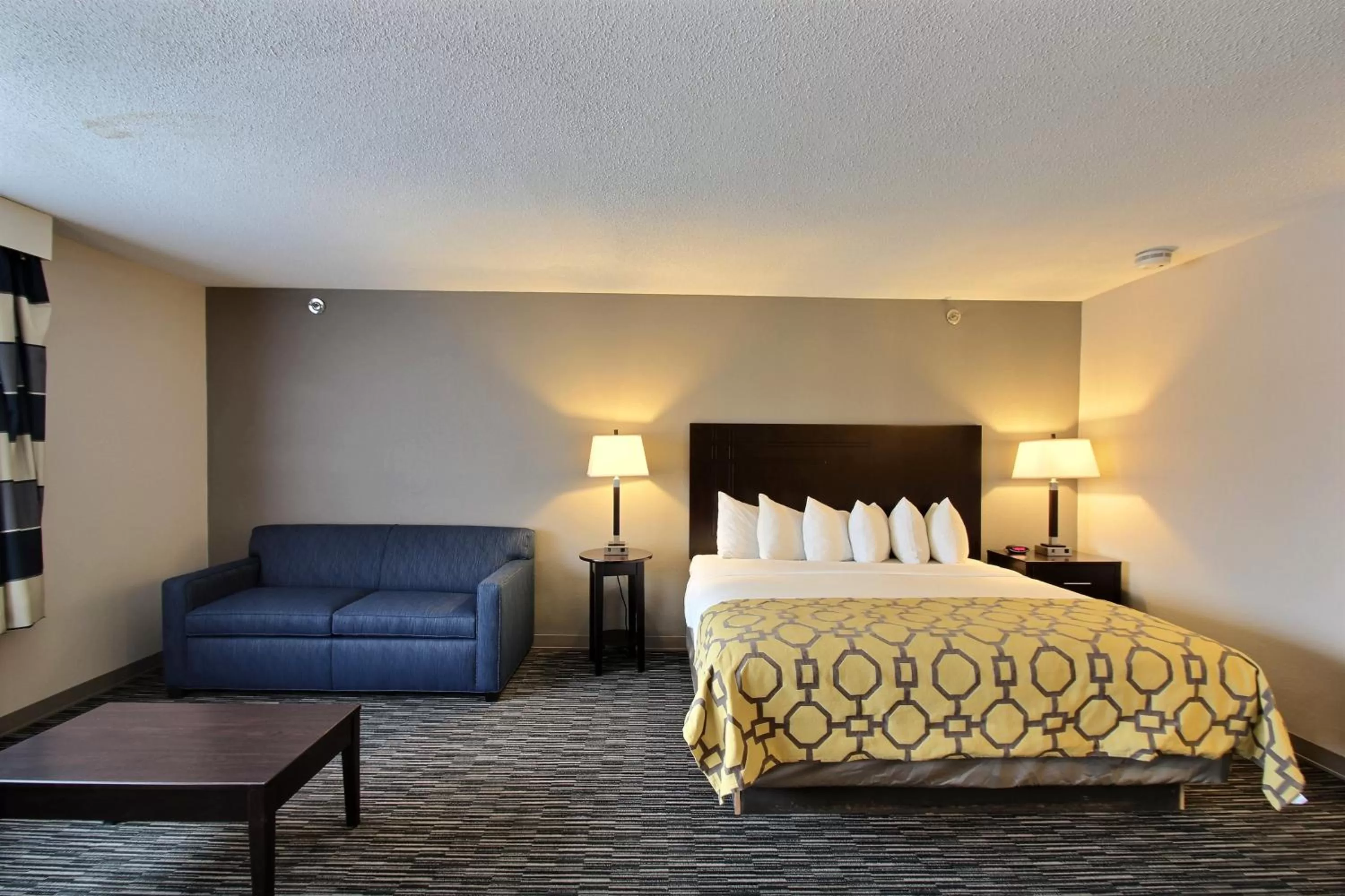 Deluxe King Room - Non-Smoking in Baymont by Wyndham Madison West/Middleton WI West