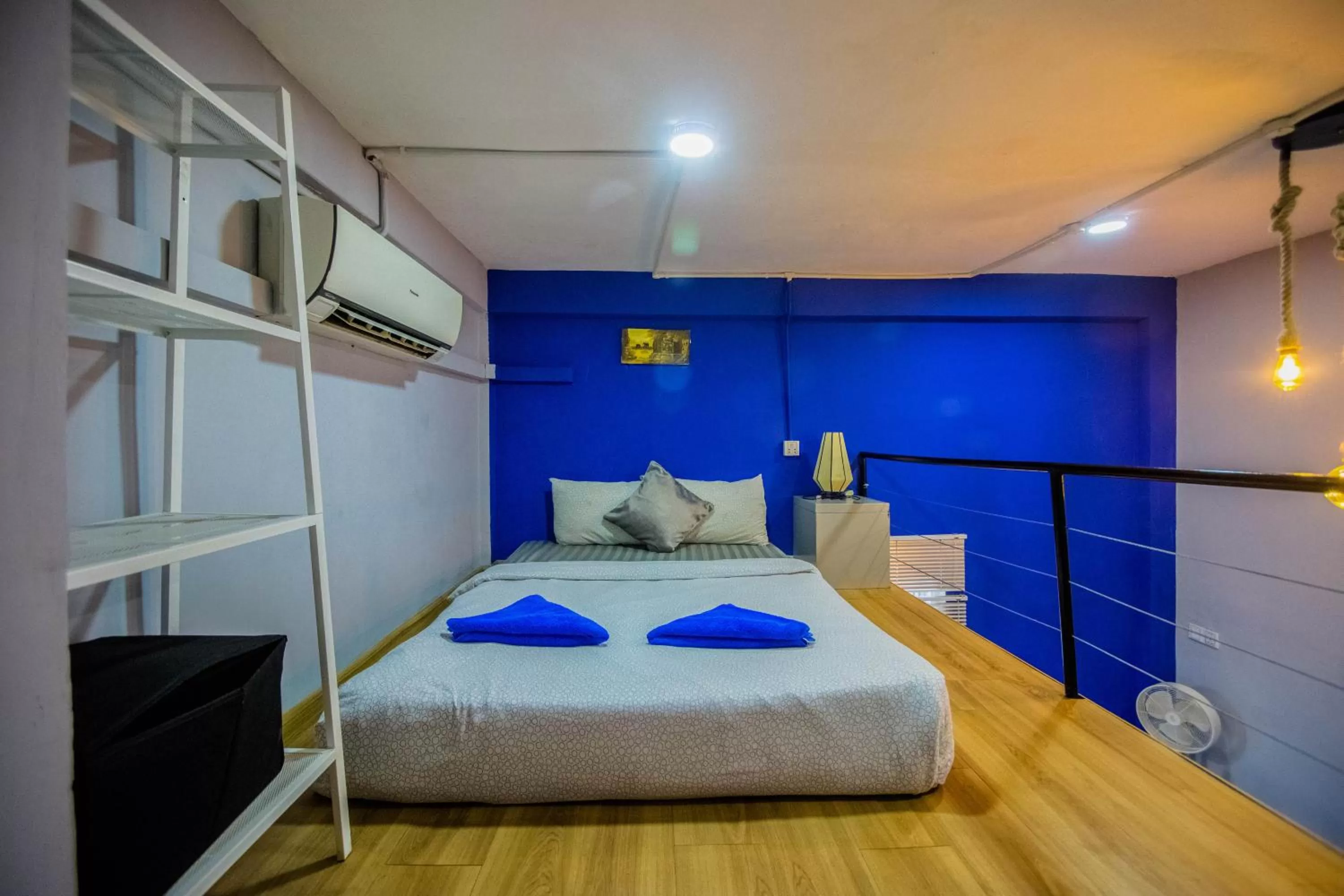 Standard Double Duplex With Window in The Artist Residence