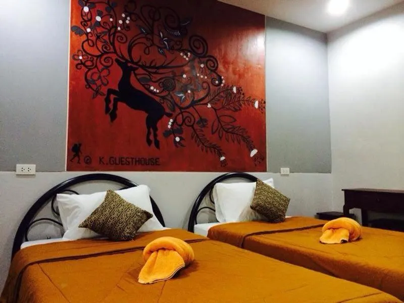 Standard Twin Room with Air conditioned and Private bathroom in K Guesthouse Adults only