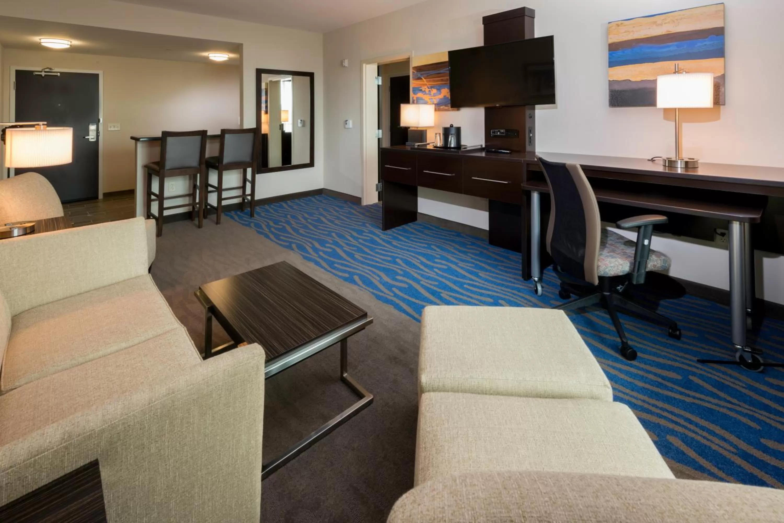 One-Bedroom Suite with Sofa Bed in Holiday Inn Paducah Riverfront by IHG