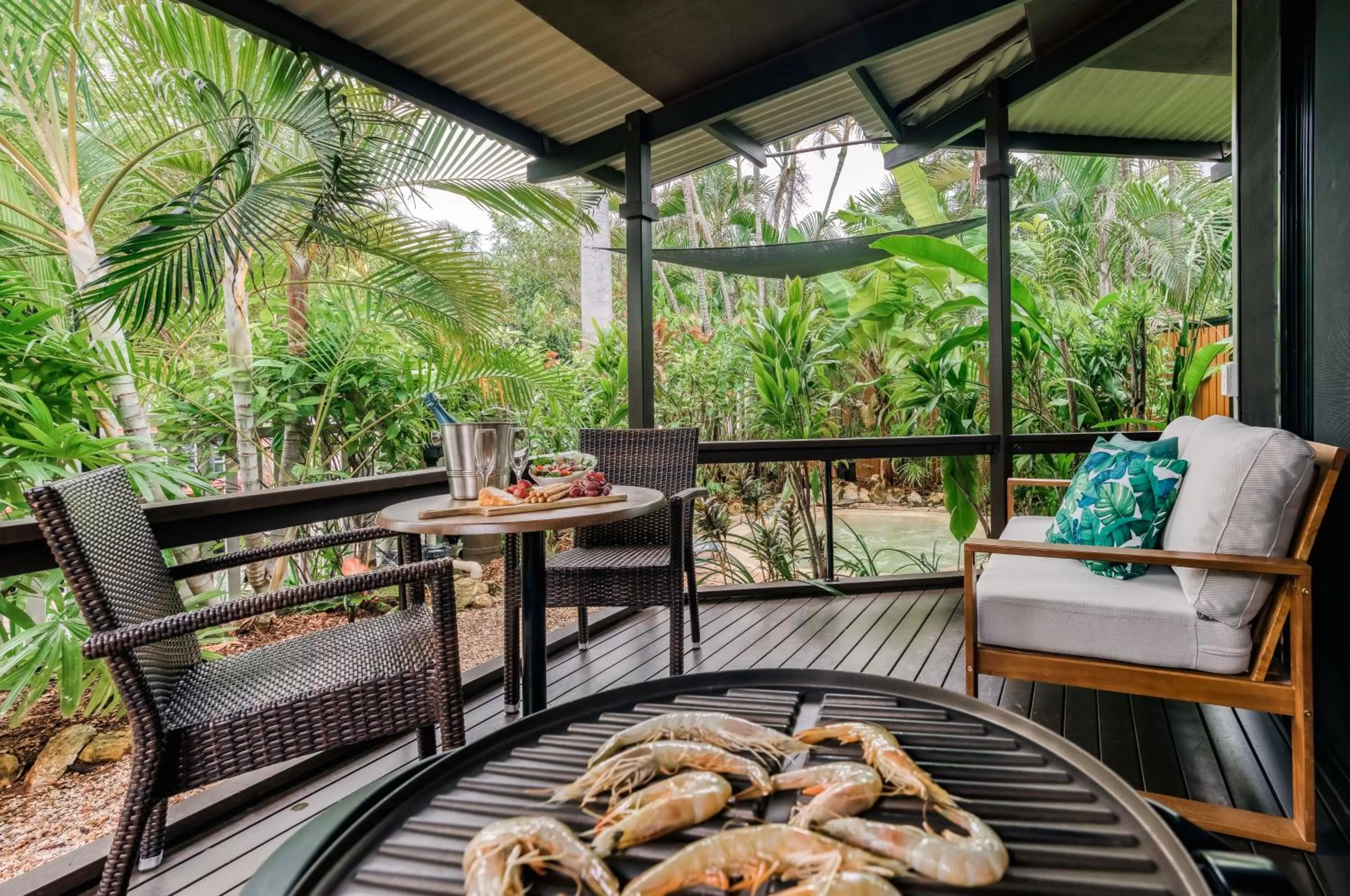 Palms Villa with Outdoor Plunge Spa in Palms City Resort