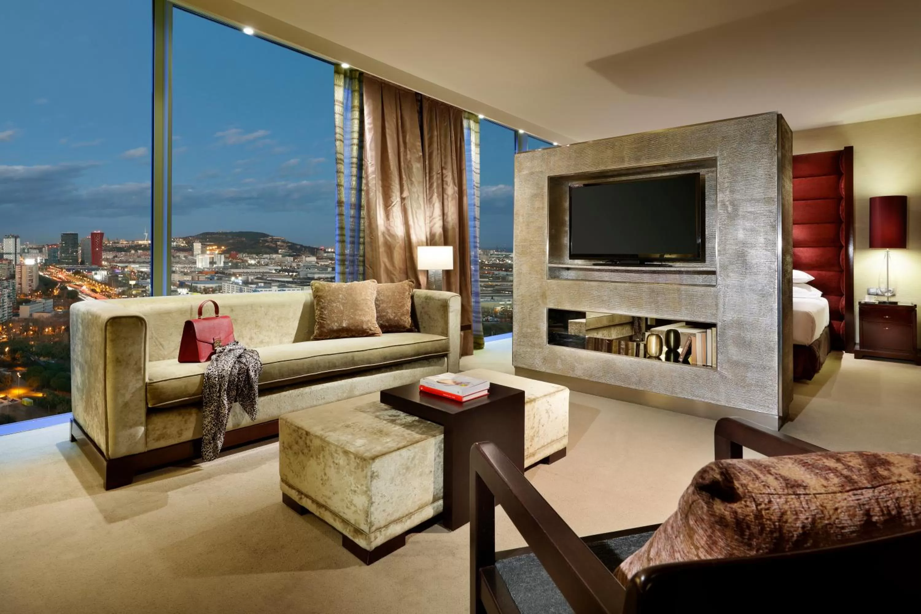 Deluxe King Suite - High Floor in Hyatt Regency Barcelona Tower