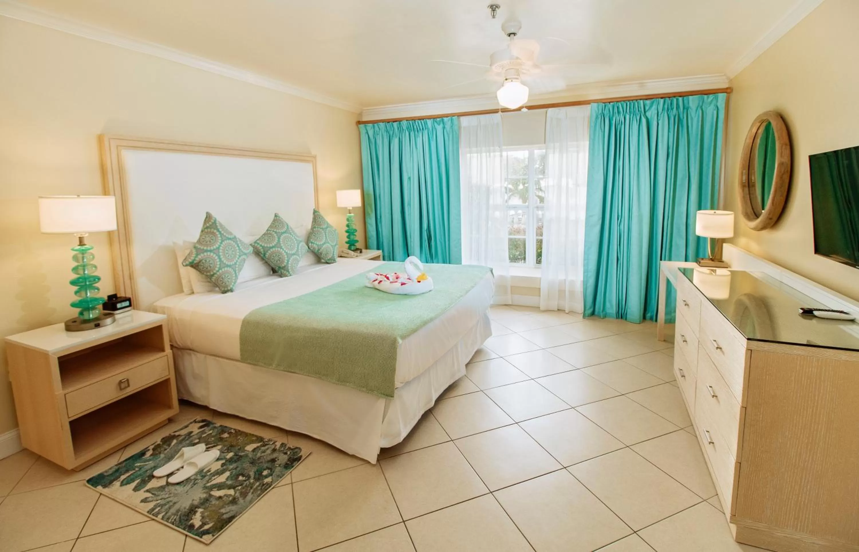 One Bedroom Suite Beach Front King in Bay Gardens Beach Resort & Spa