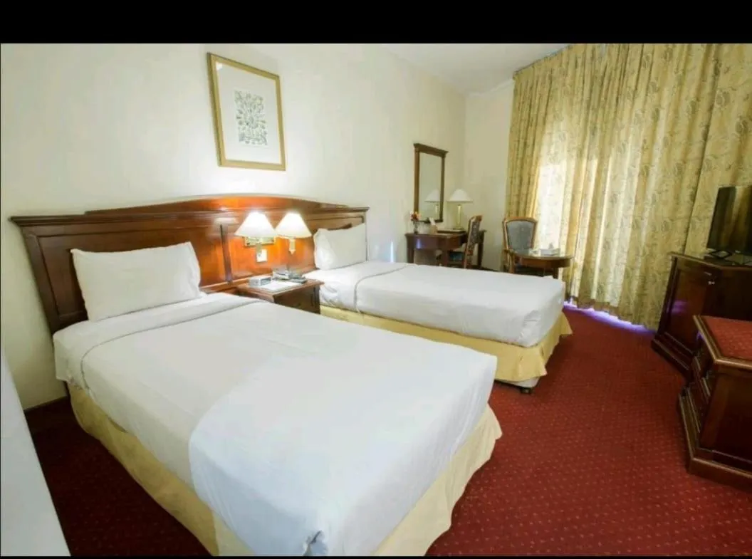 Standard Twin Room in York International Hotel