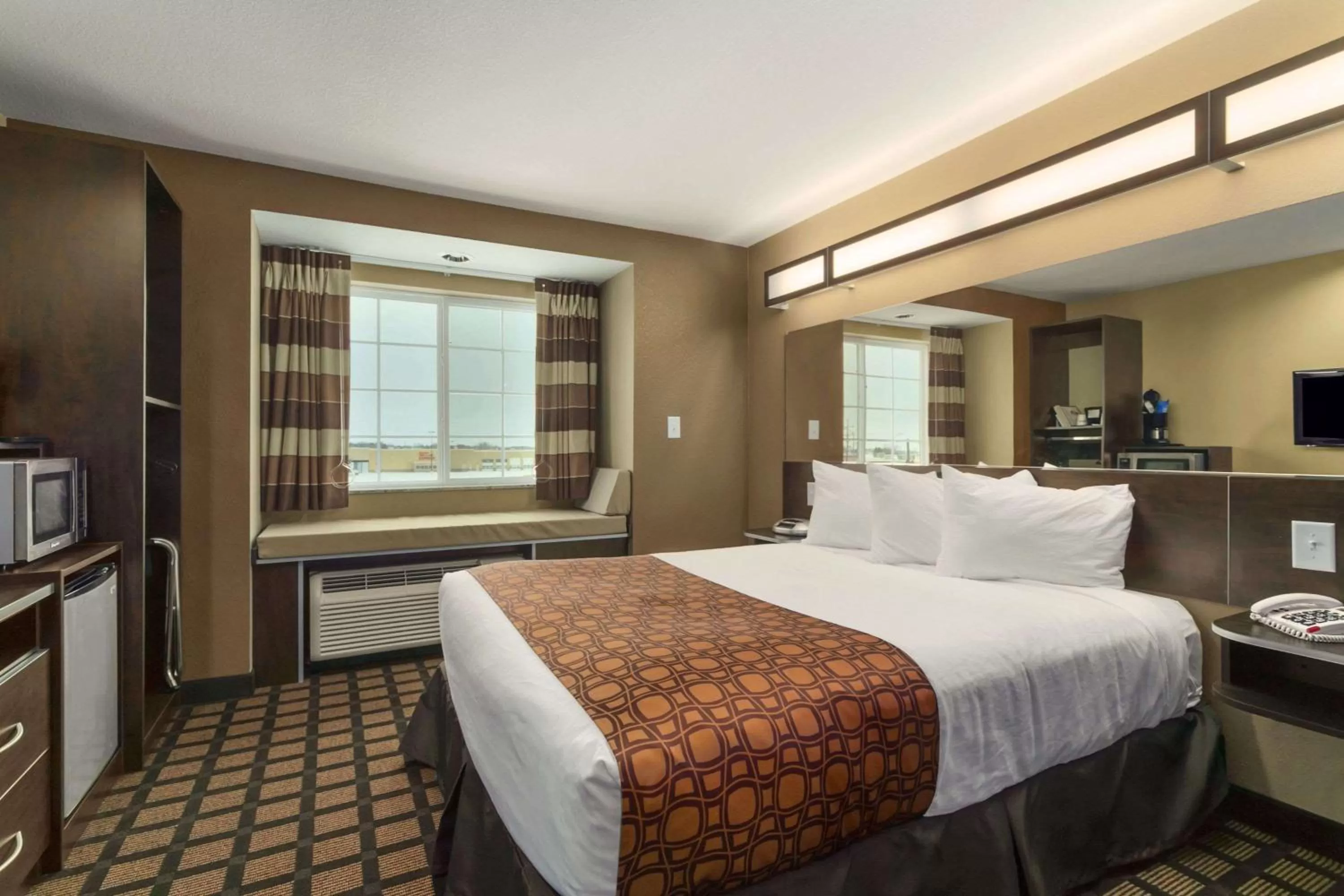 Queen Room with Mobility/Hearing Access - Non-Smoking in Microtel Inn & Suites by Wyndham Minot