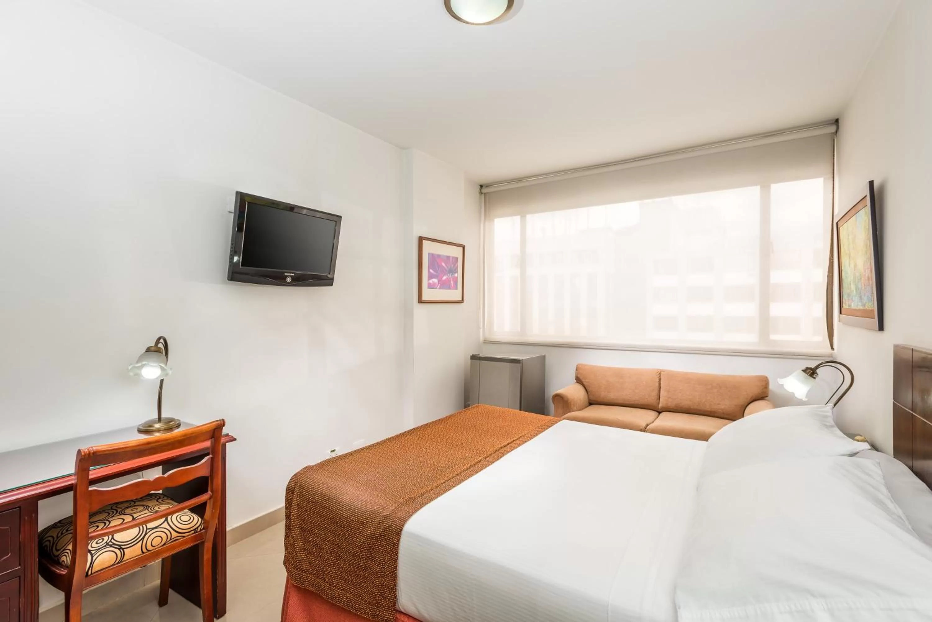 Standard Double Room in Hotel Dann Combeima