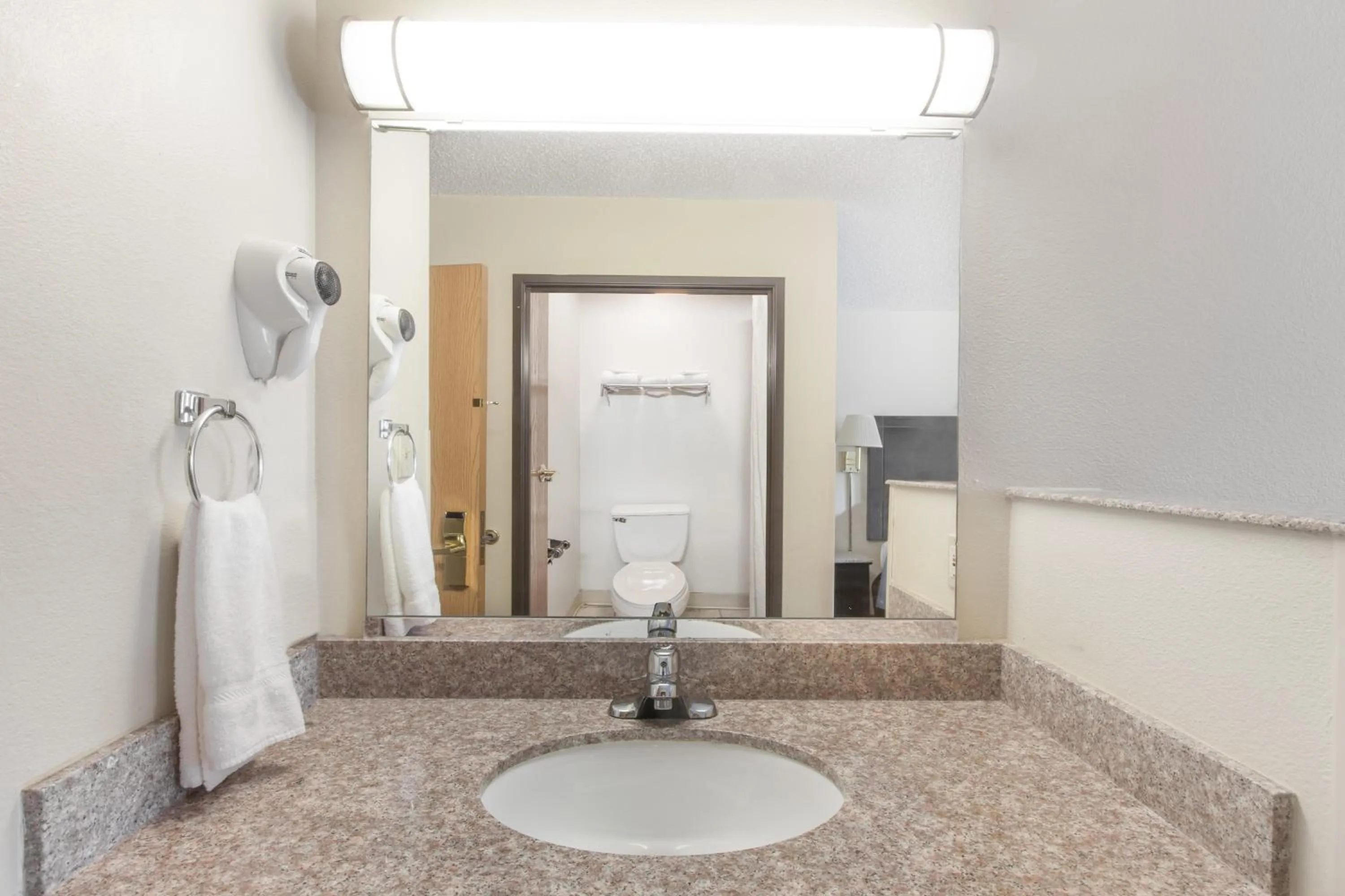 King Room - Non-Smoking in Super 8 by Wyndham Cleveland TX