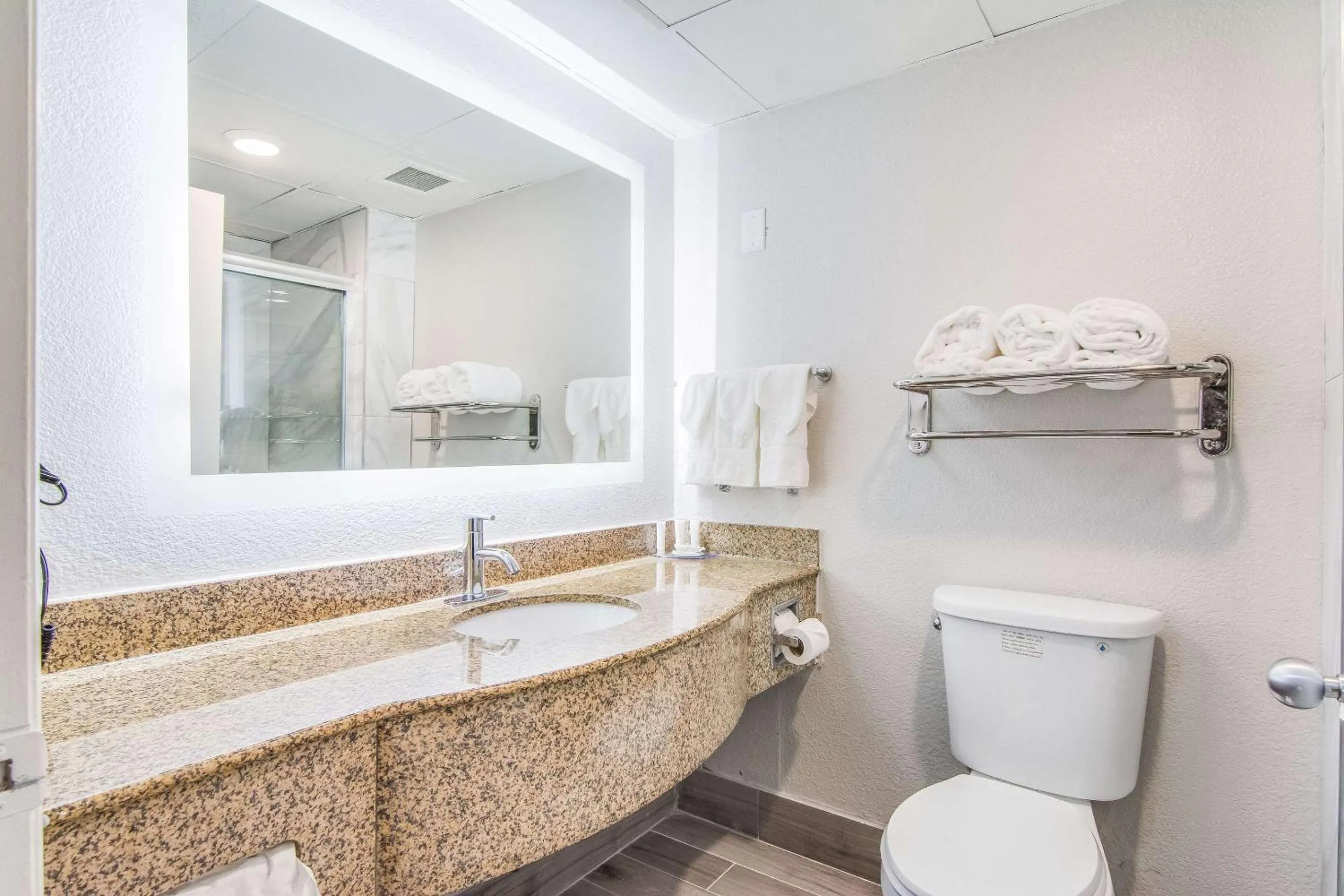 King Suite with Sofa Bed - Non Smoking in Clarion Pointe South Boston - Danville East