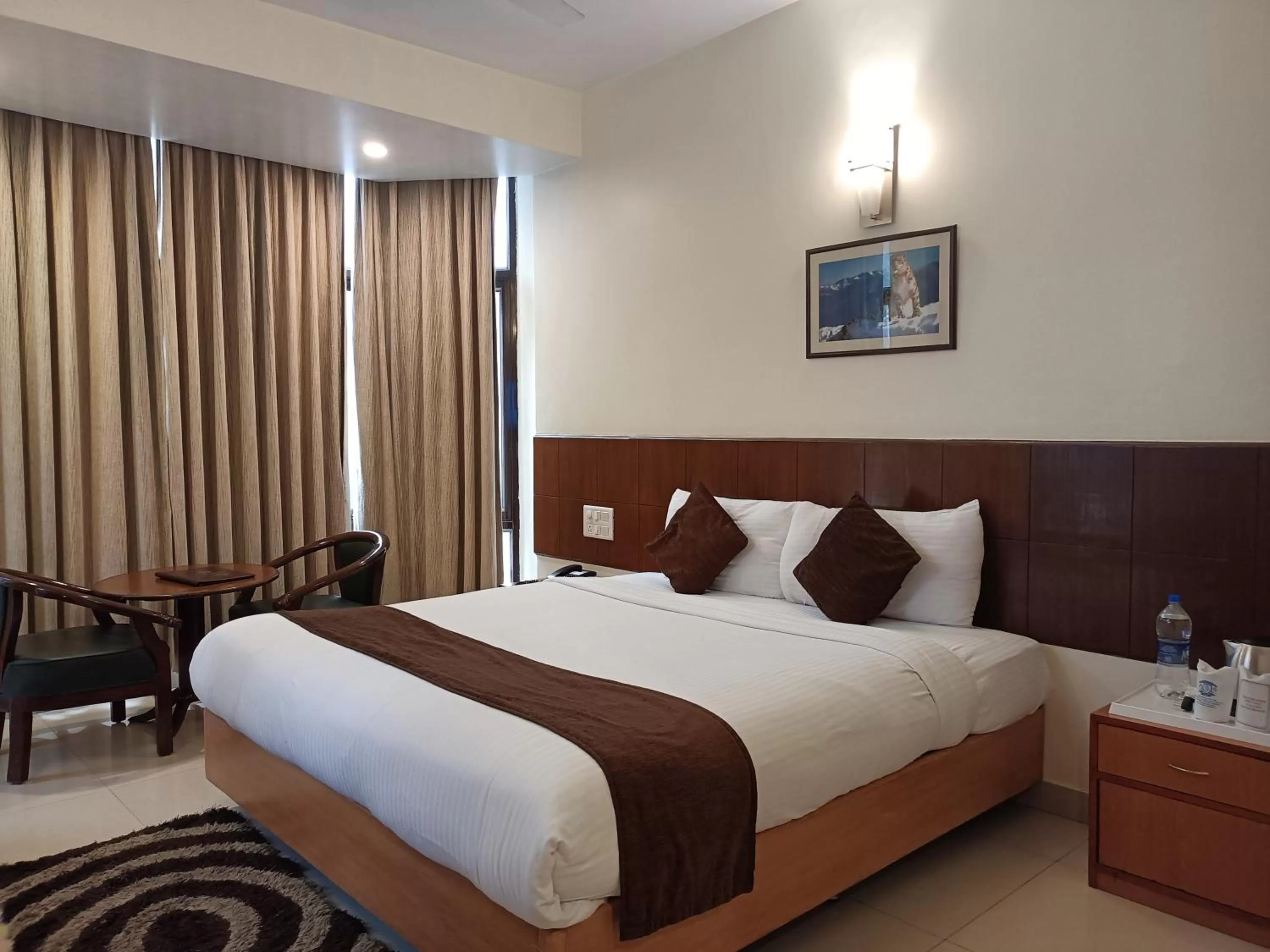 Deluxe King Room in Hotel Broadways Inn