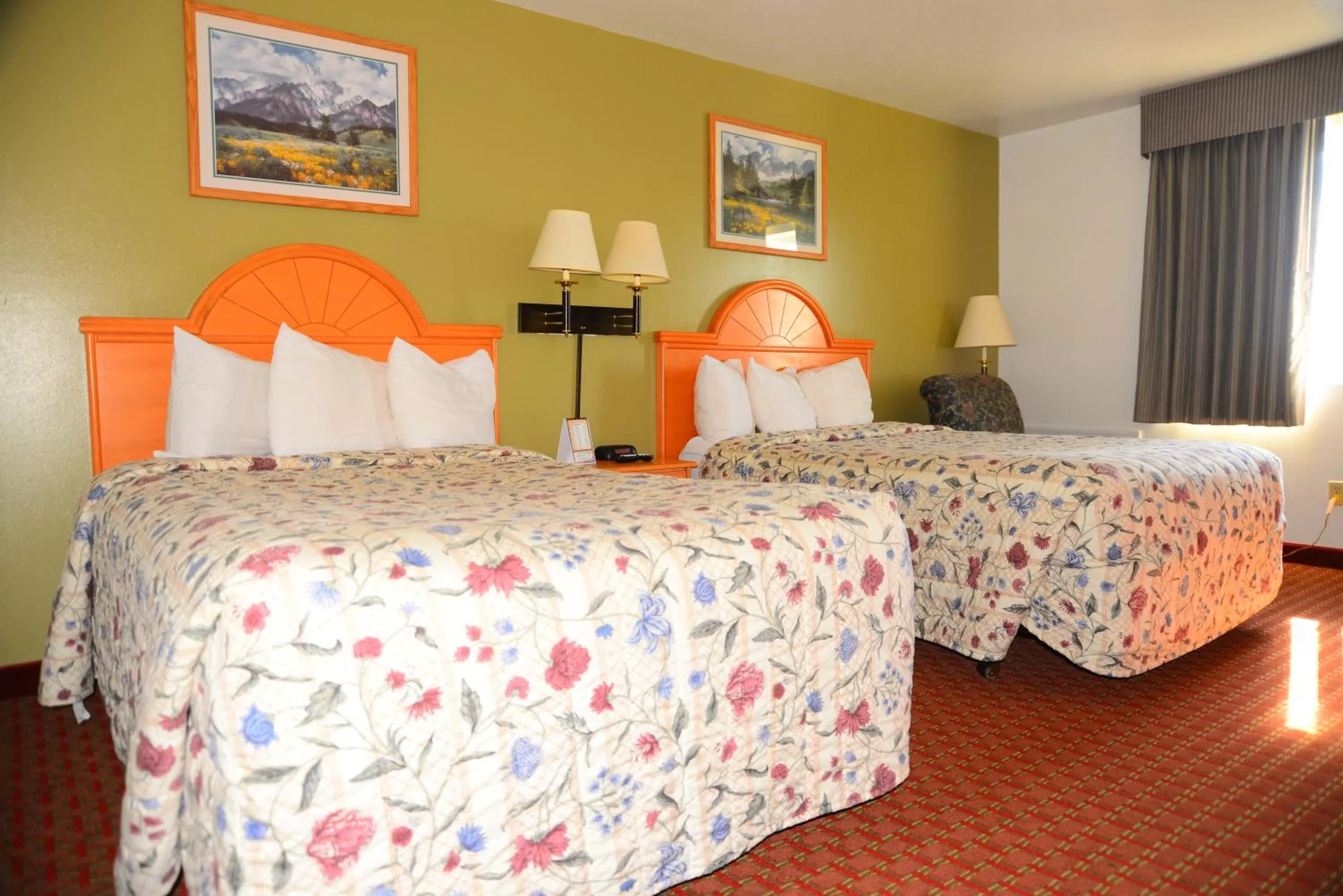 Double Room with Two Double Beds in Budget Inn Express