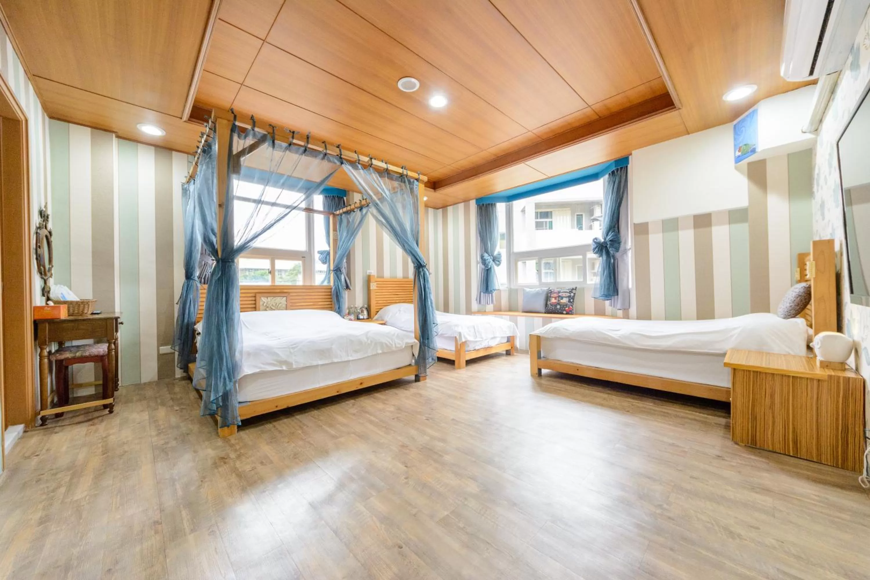 Quadruple Room with Private Bathroom in 貓頭鷹城堡-停車方便