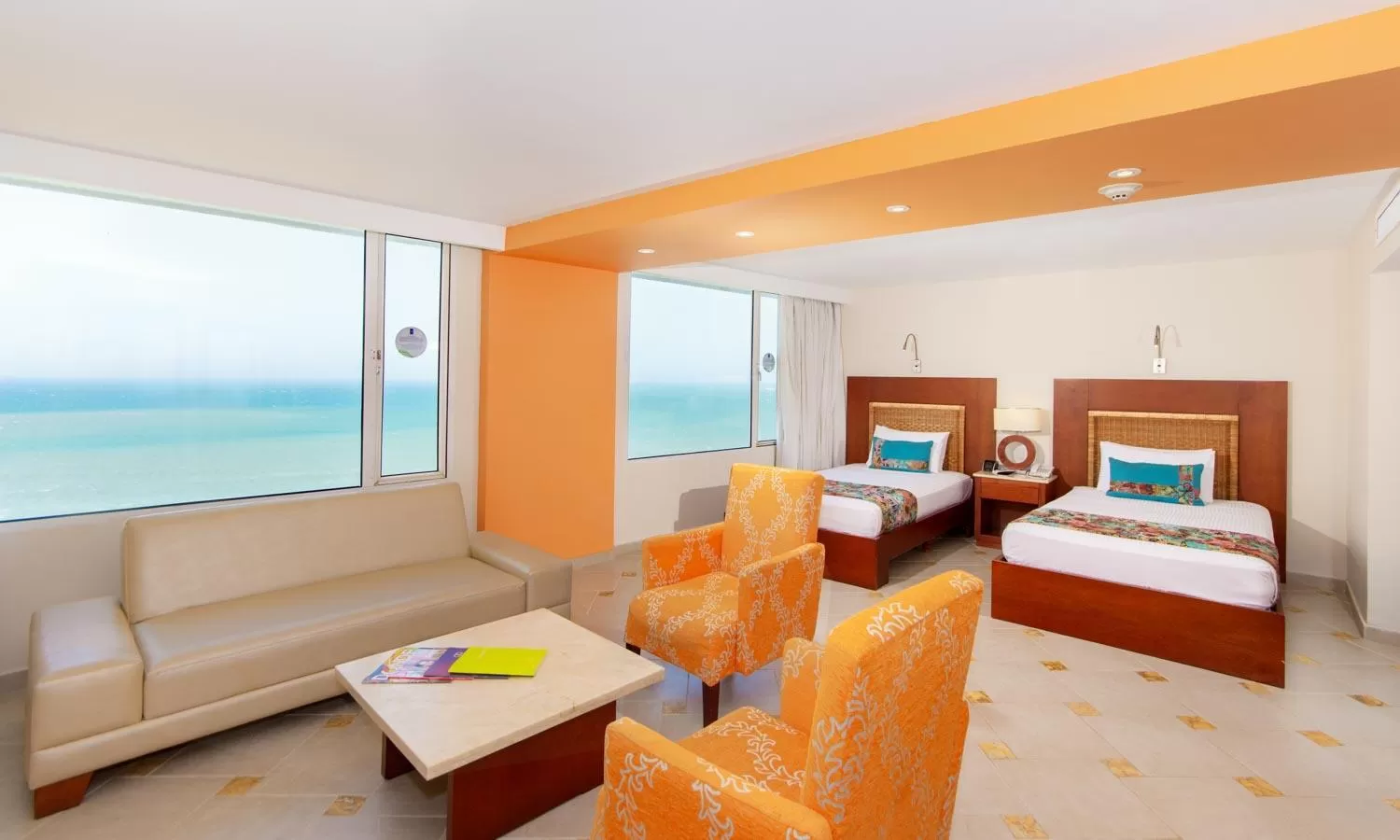 Superior Twin Room in Hotel Dann Cartagena