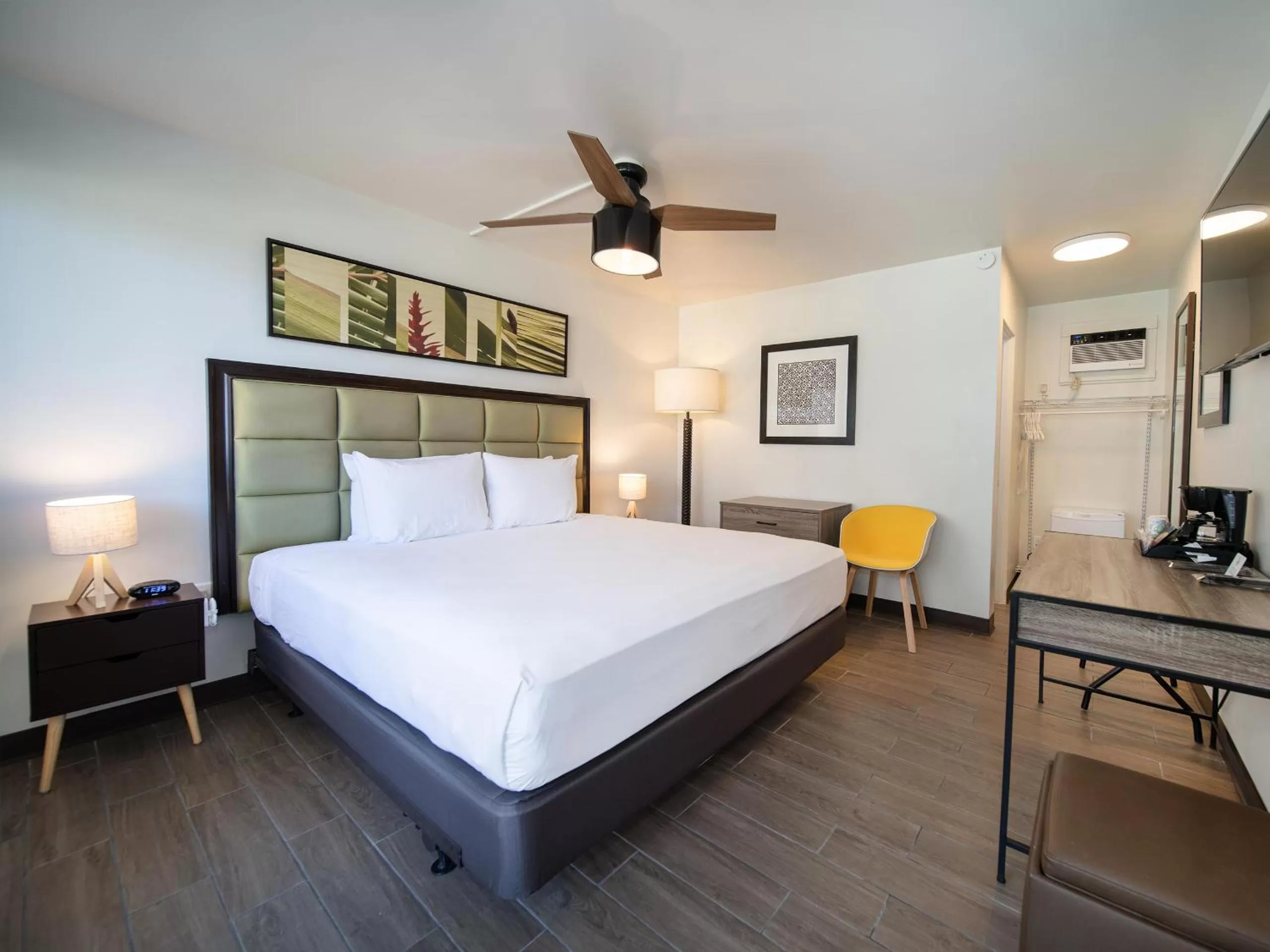 Garden View One King in Maui Seaside Hotel