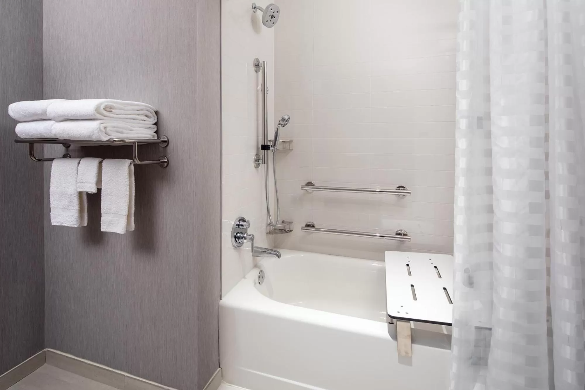 King Suite with Sofa Bed and Tub - Disability Access in Hyatt Place Harrisonburg