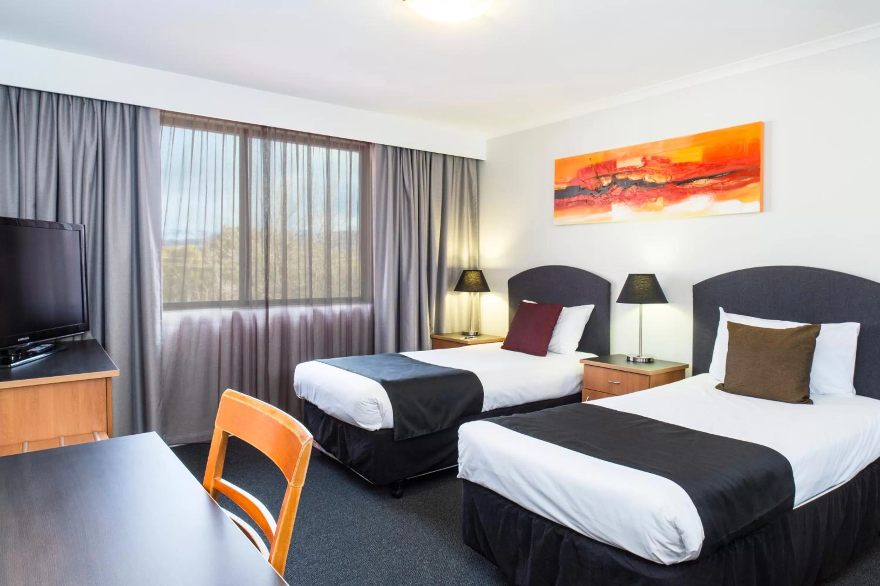 Deluxe Twin Room in Alpha Hotel Canberra