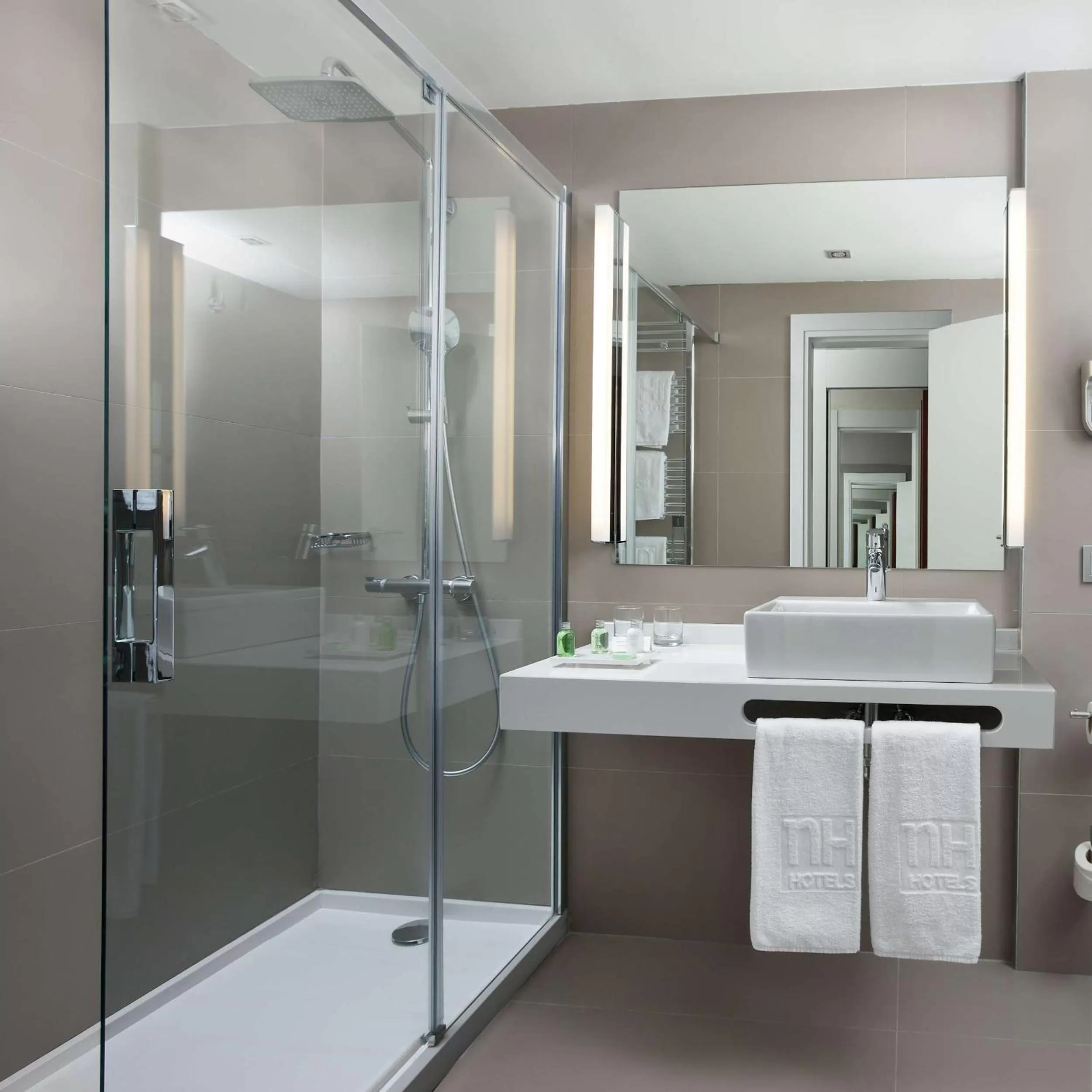 Junior Suite in NH Pamplona Iruña Park