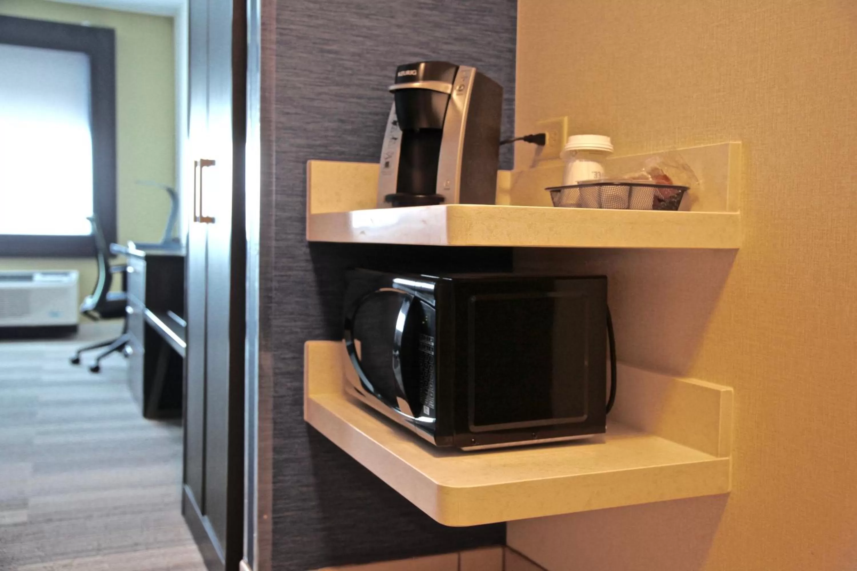 King room - Disability Access Hearing Accessible in Holiday Inn Express & Suites Oswego by IHG
