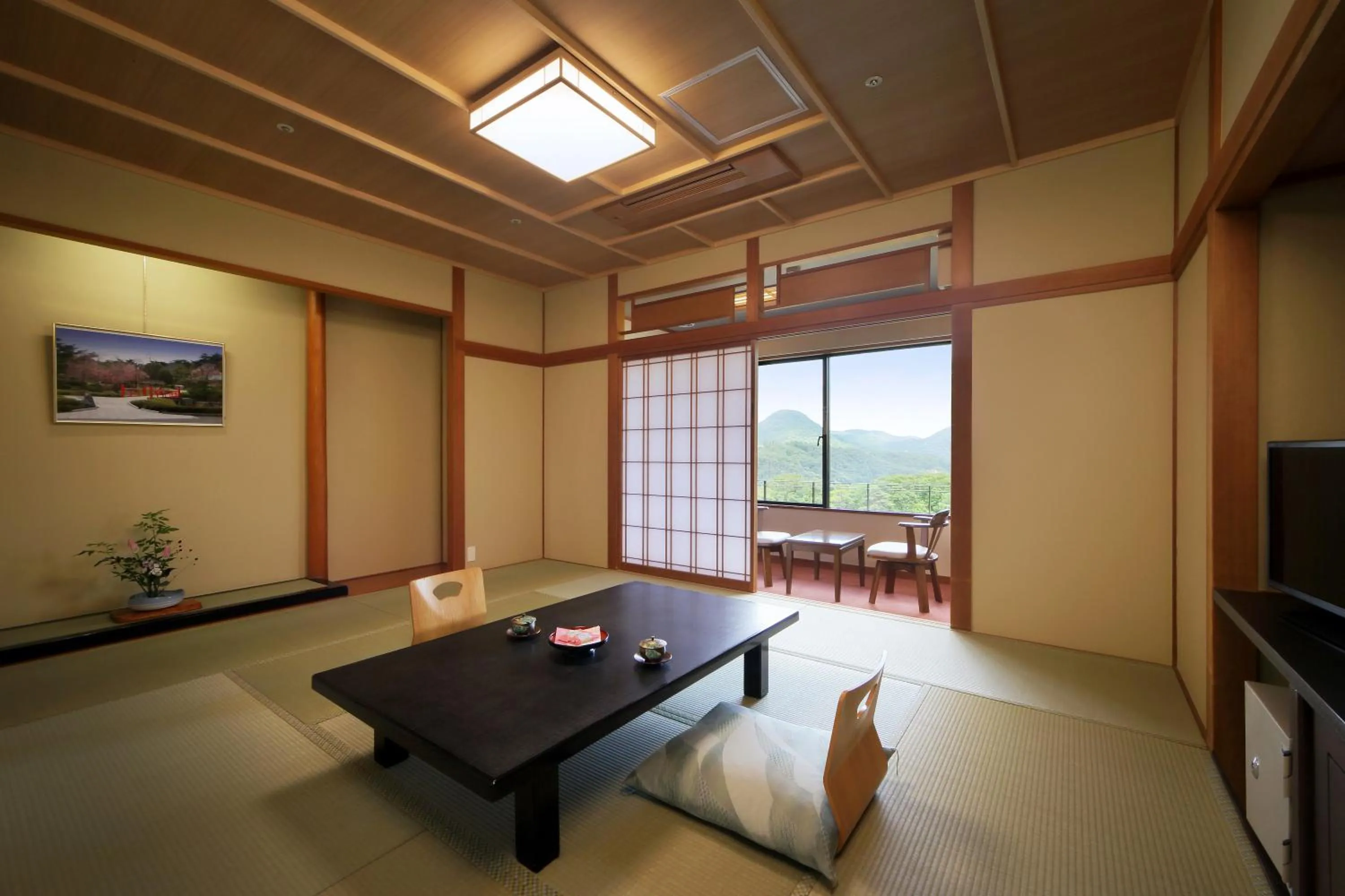 Standard Japanese-Style Room in Ryokusuitei