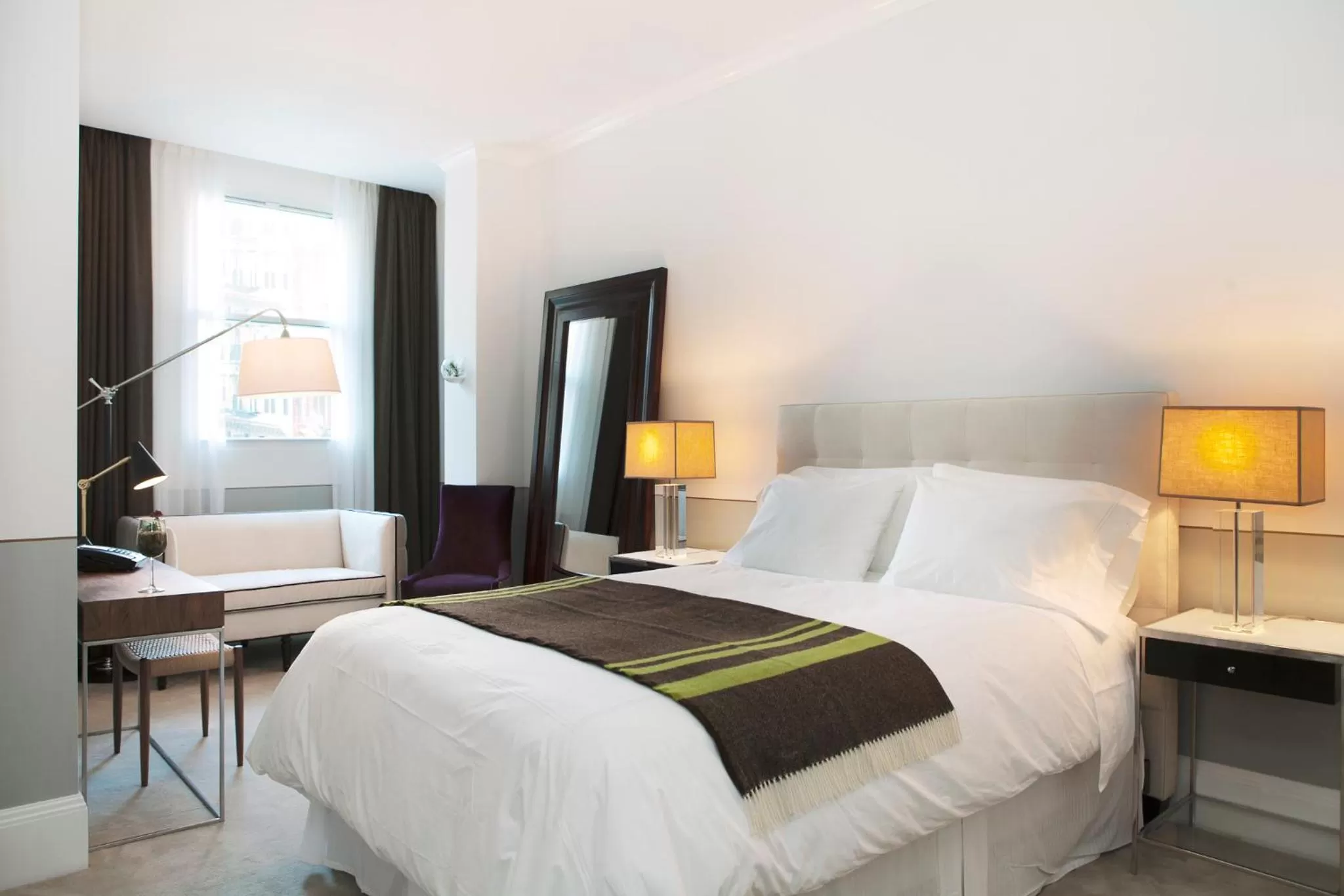 Deluxe Junior Suite in The Broome