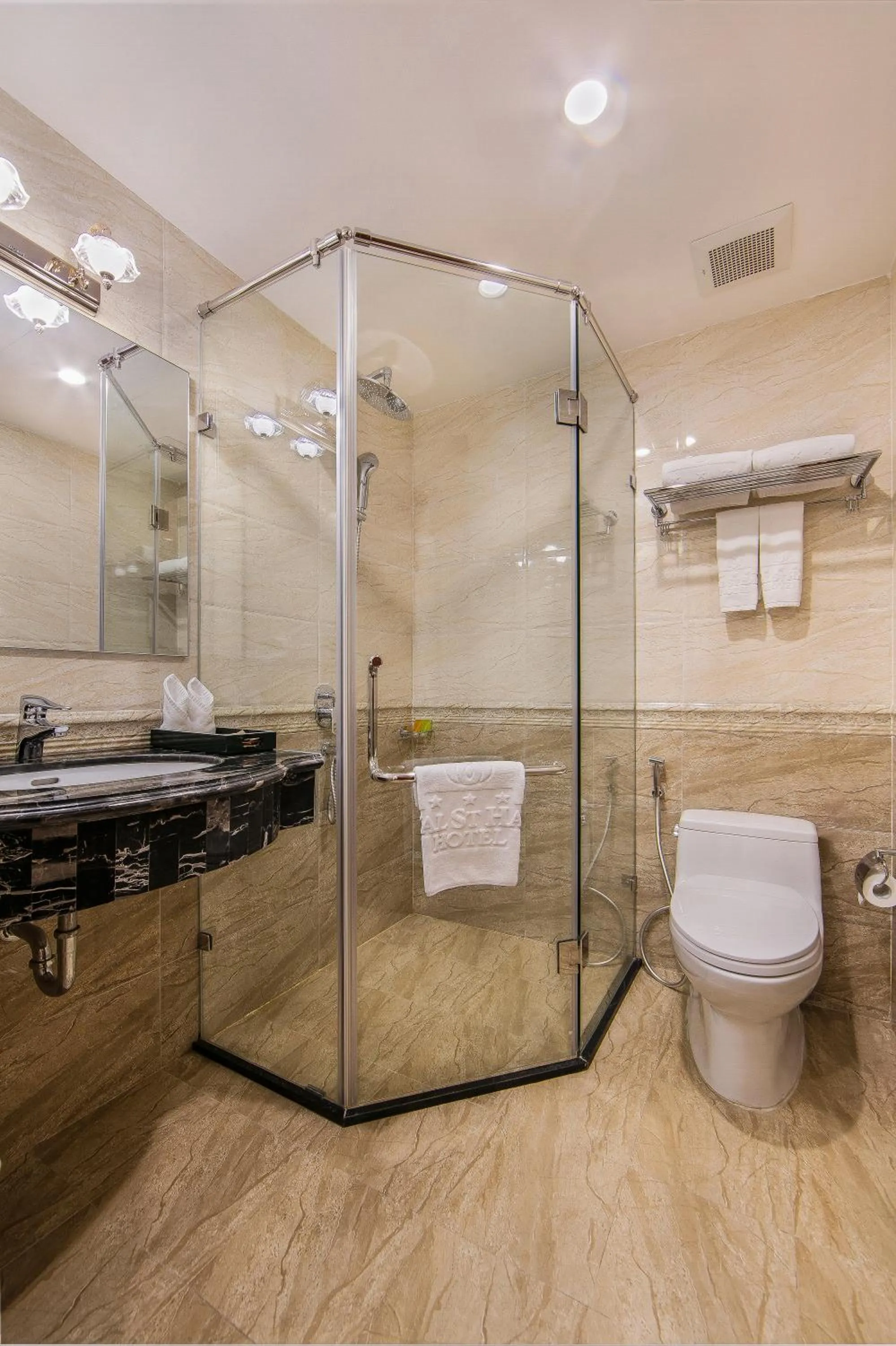 Deluxe Double Room in Royal St Hanoi Hotel