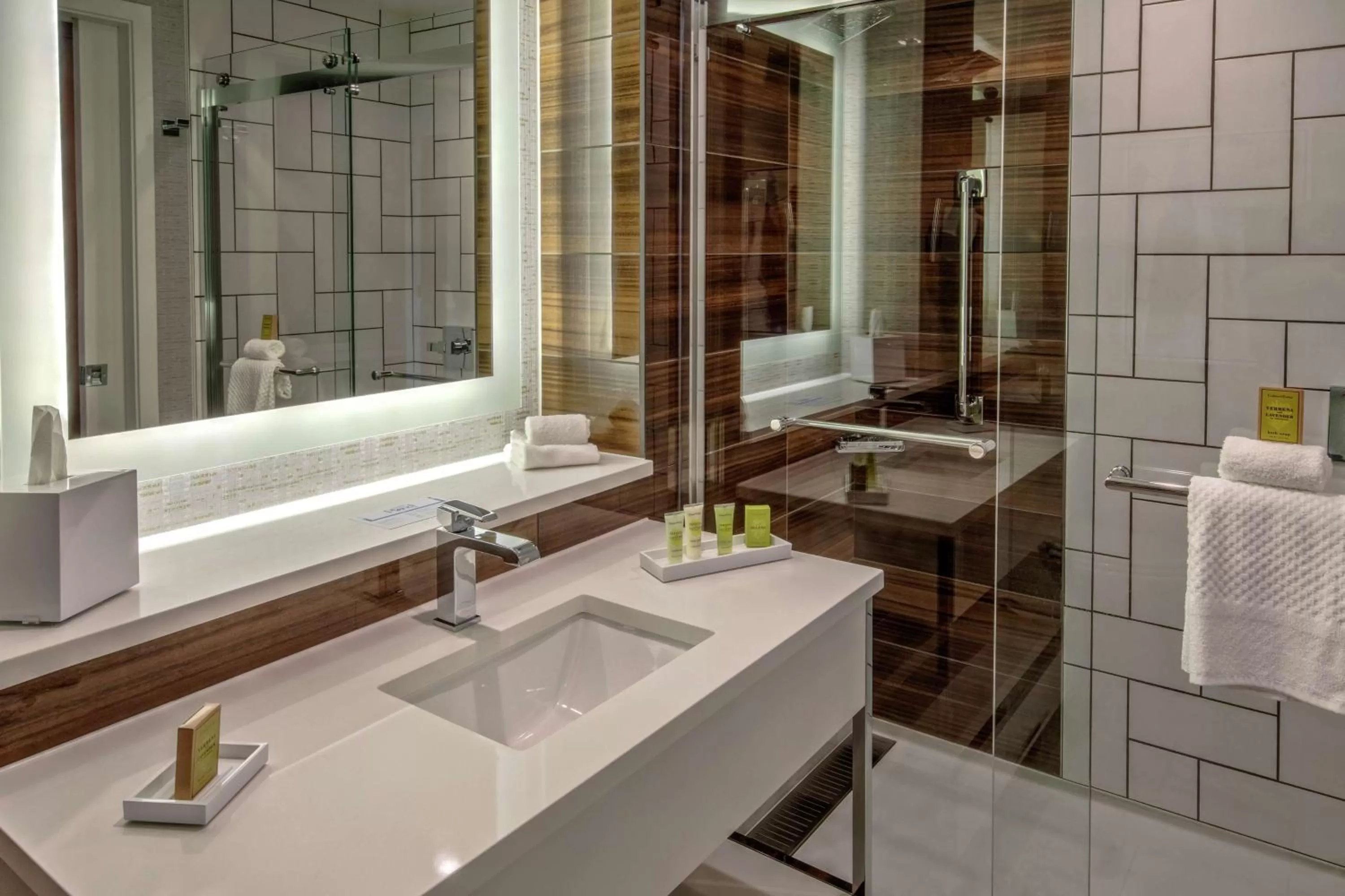 Executive King Room - Hearing Accessible in Hilton Franklin Cool Springs