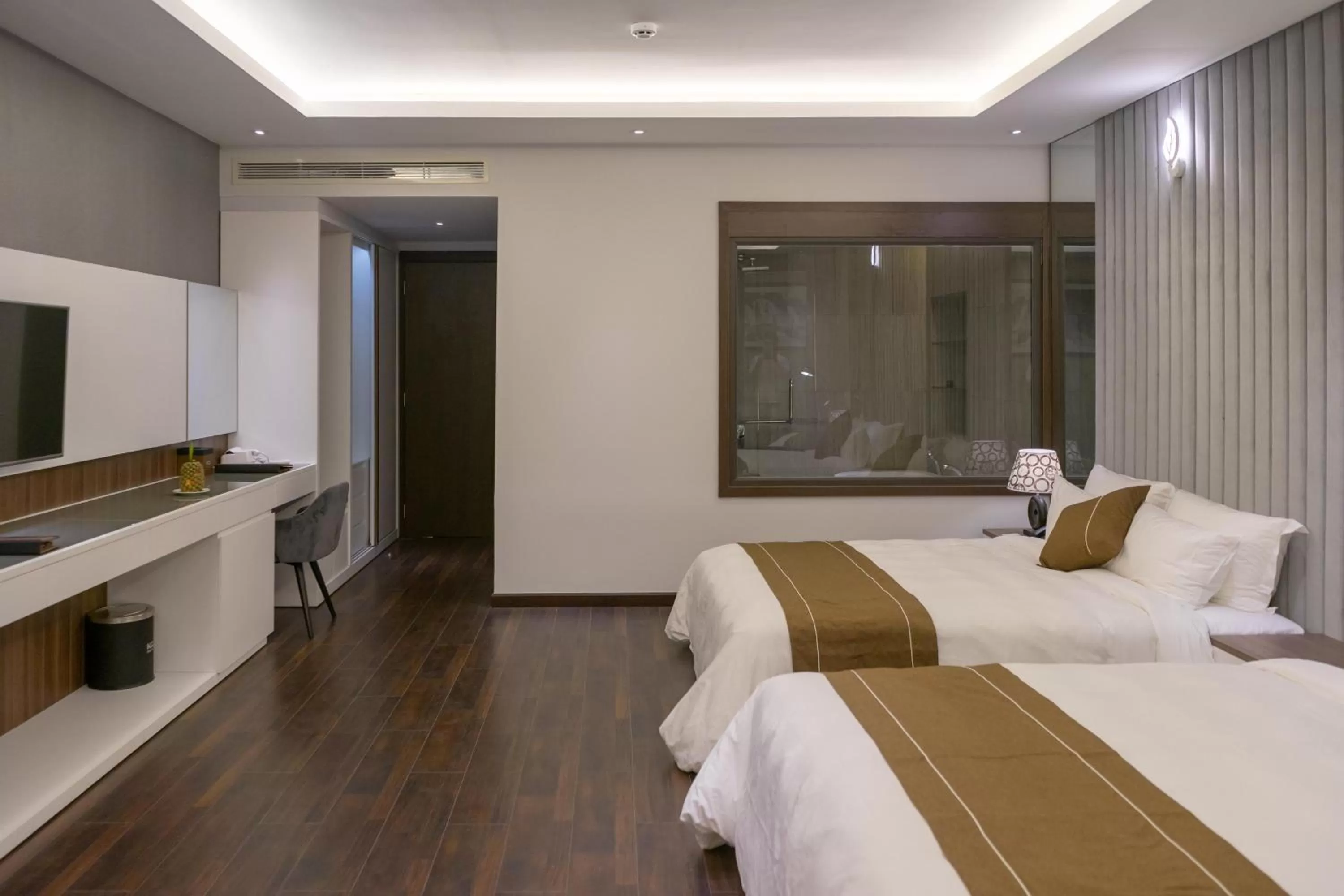 Family Room with Bath in KP Hotel