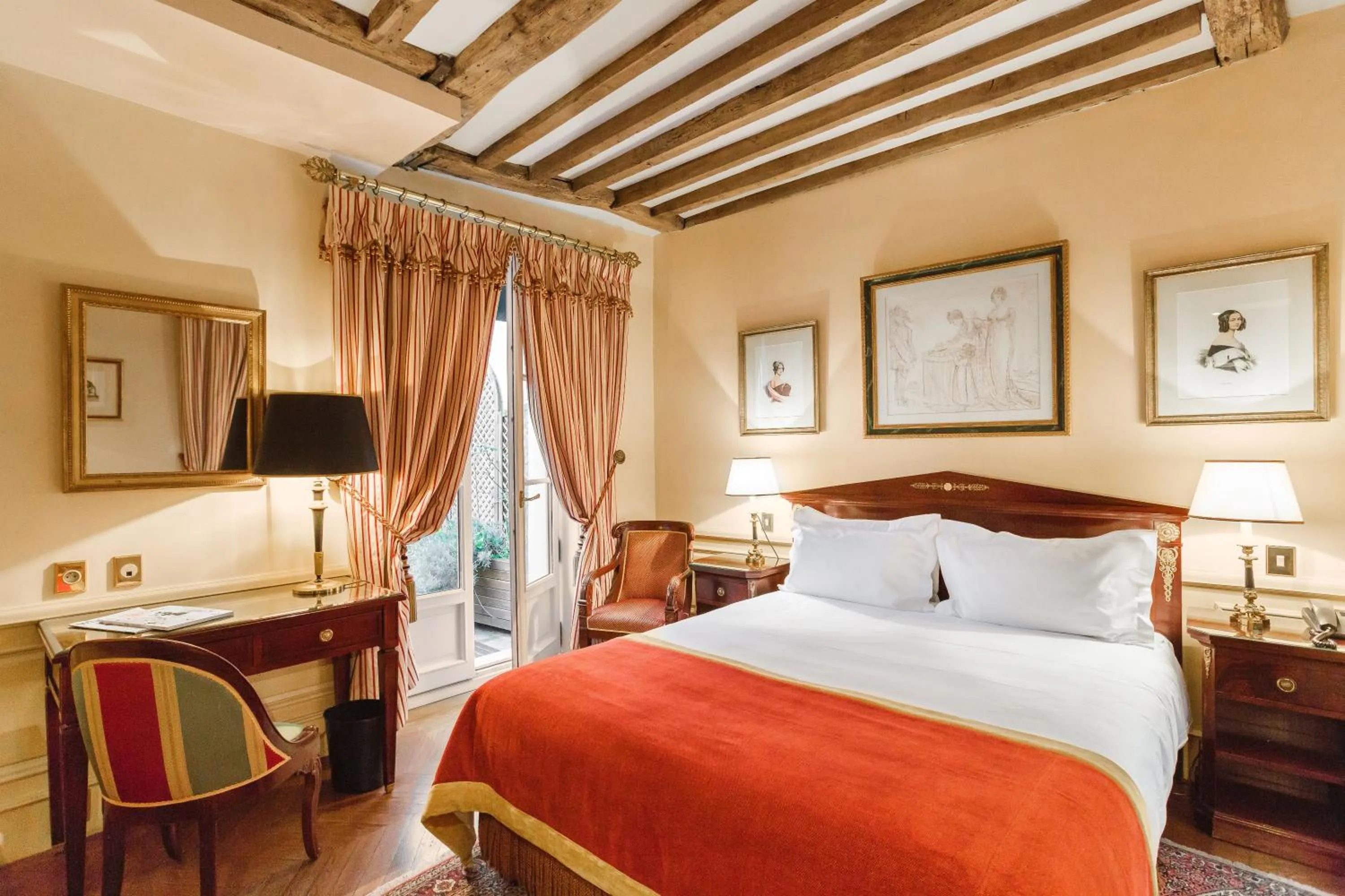 Double Room with Terrace in Hotel Luxembourg Parc