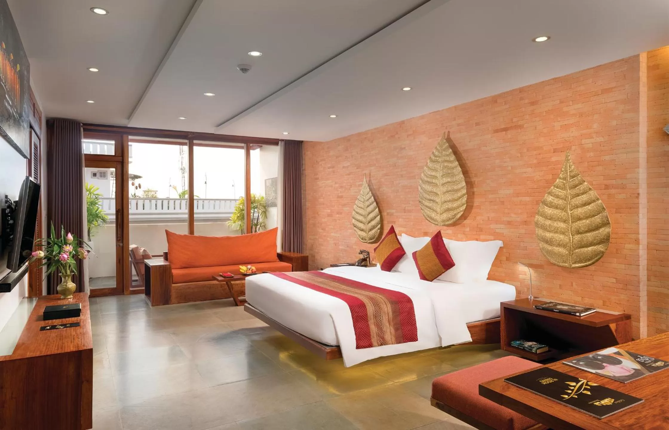 Luxury King Suite - Free USD20 Credit Spa in Golden Temple Residence