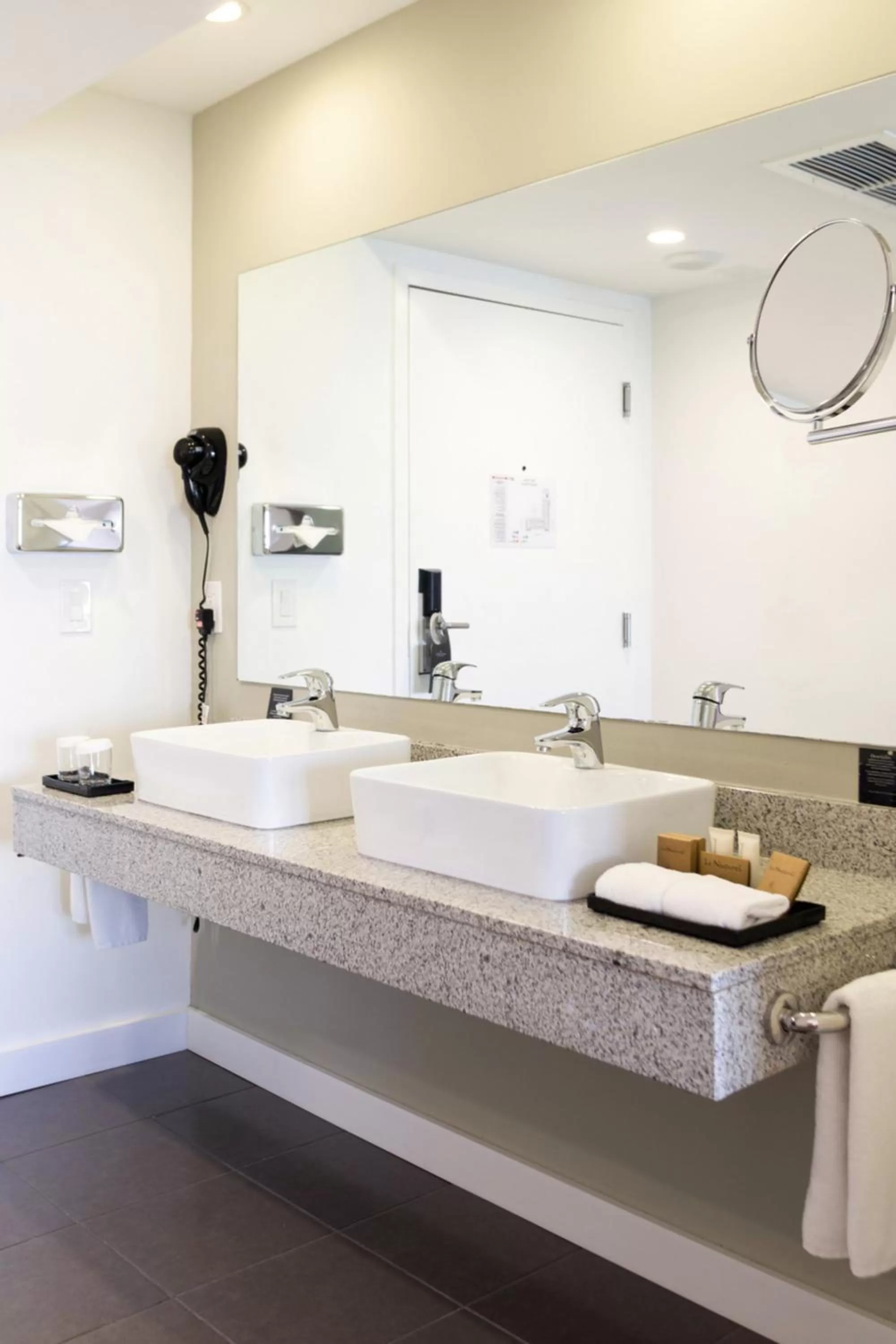 Deluxe Ocean View Double Beds in Riu Plaza Miami Beach