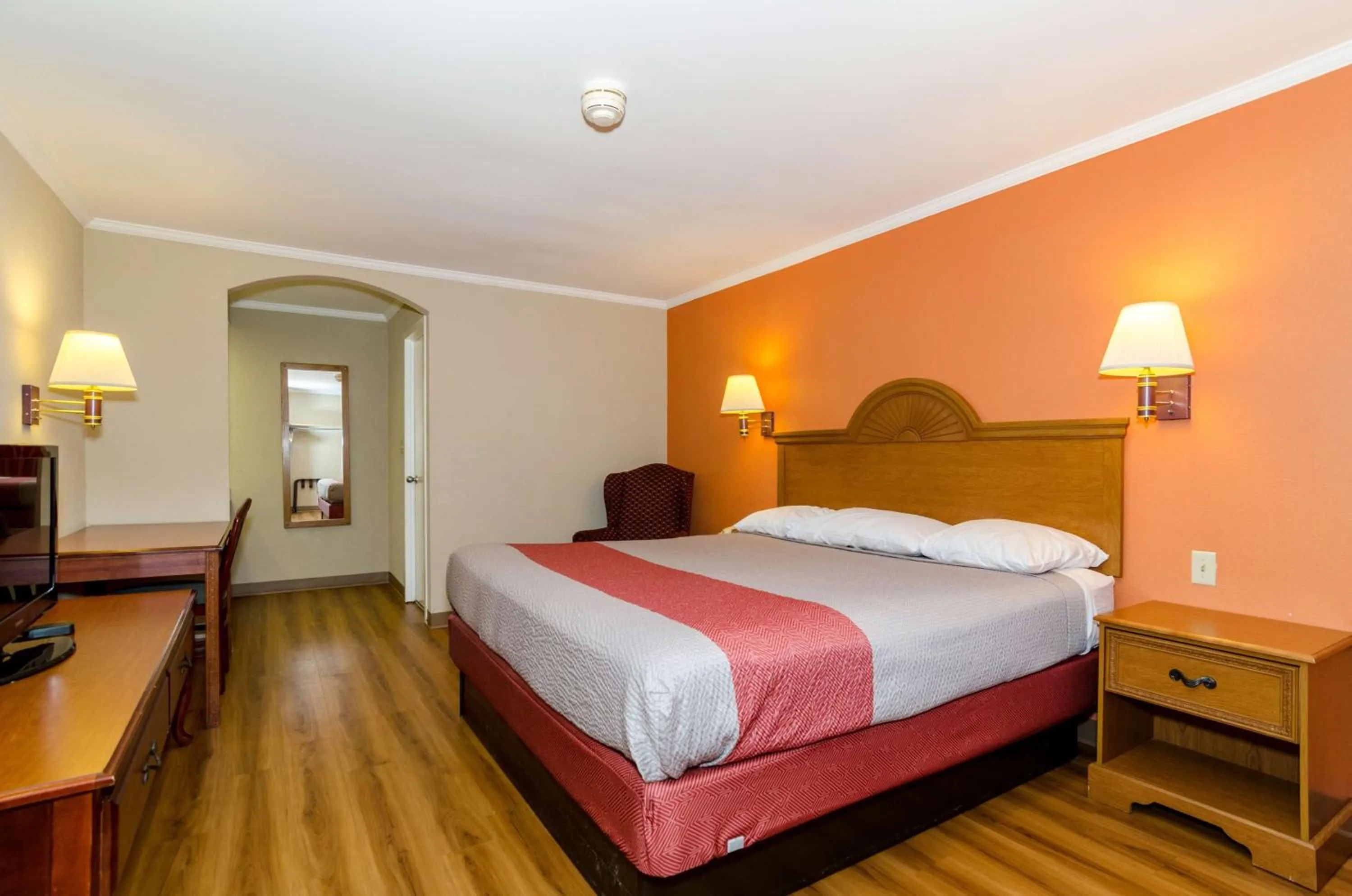 King Room - Smoking  in Motel 6-Newark, DE