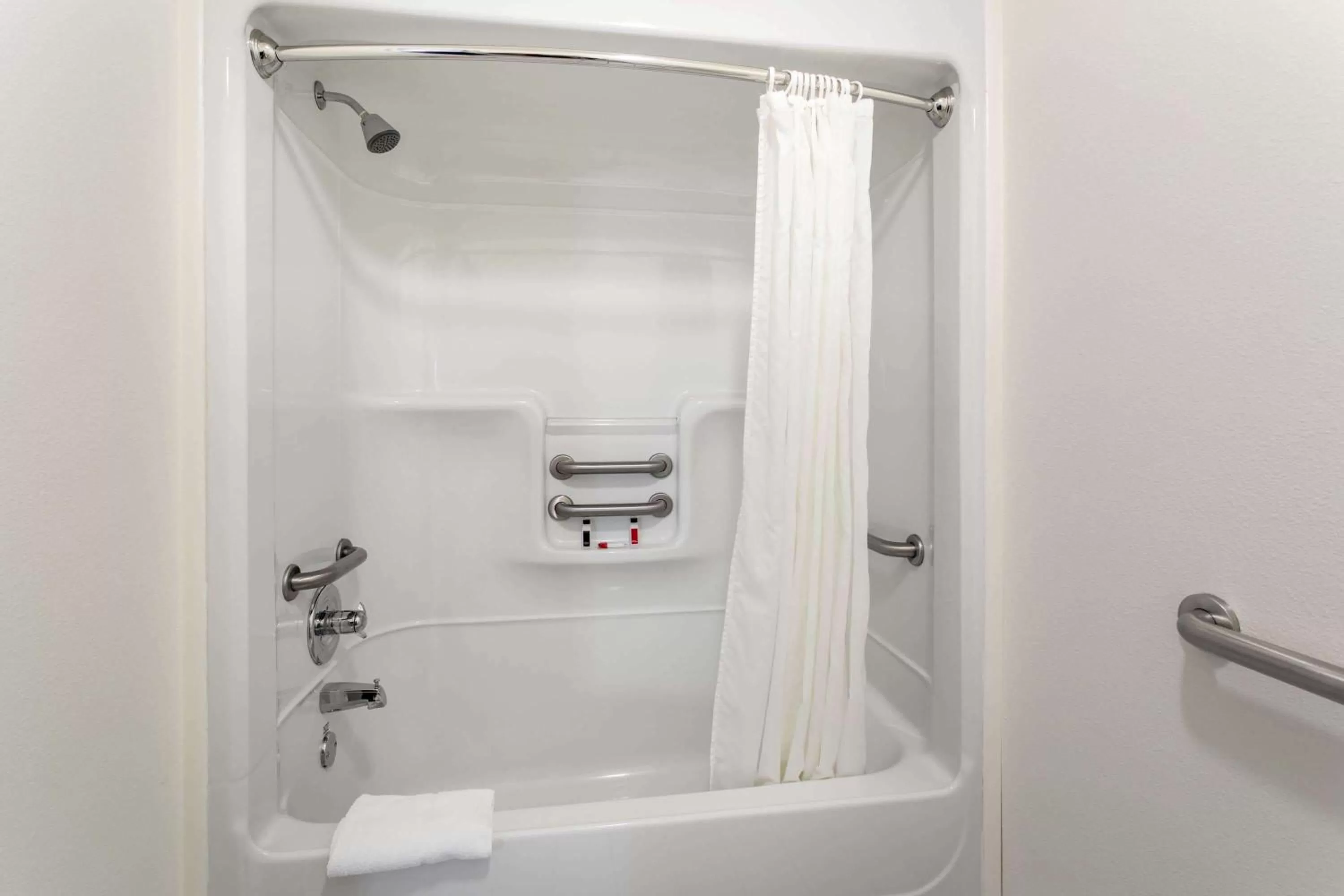 King Studio Suite - Non-Smoking in Inn at Lander, Travelodge by Wyndham