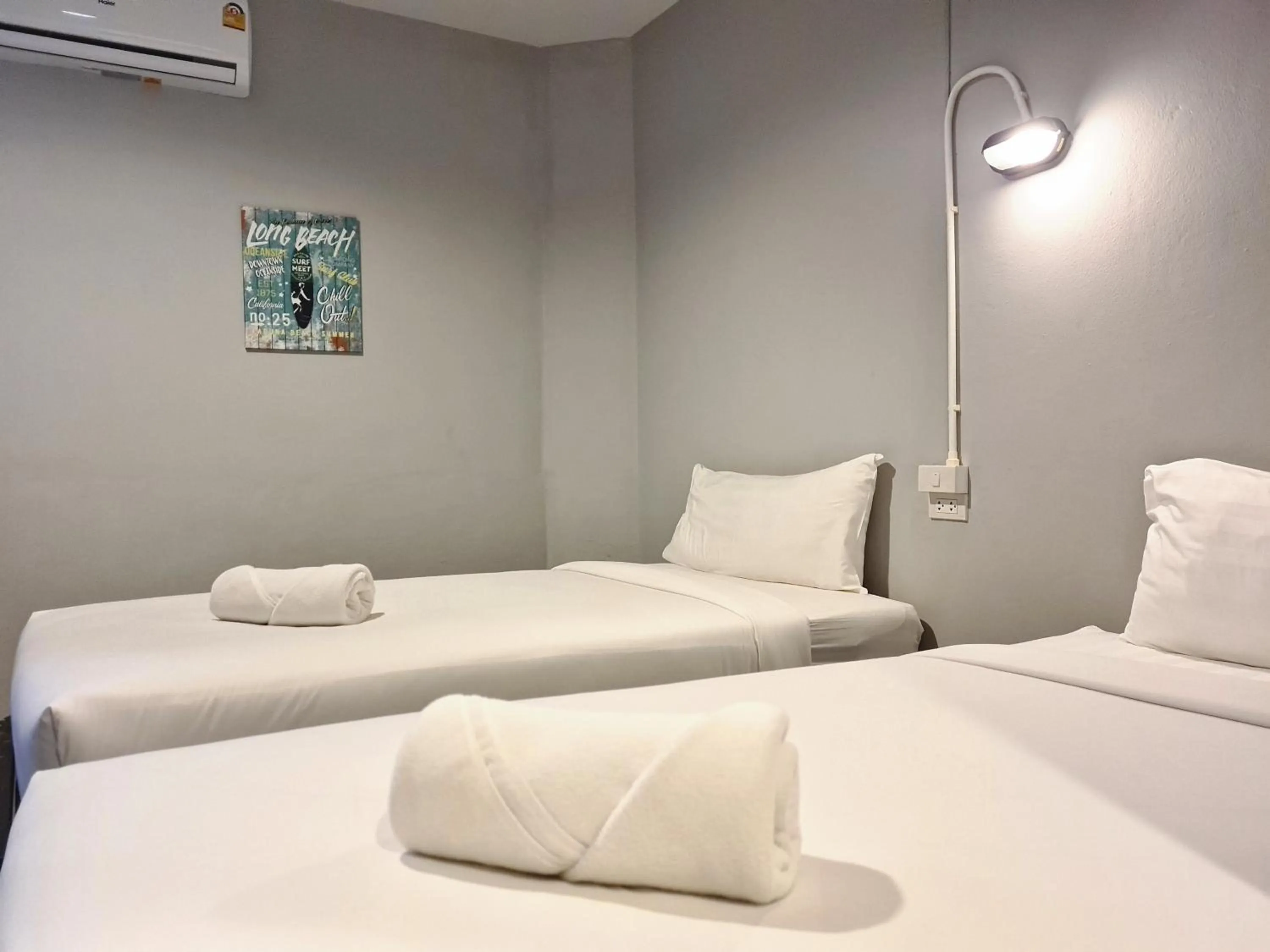 Budget Twin Room with Private Bathroom in The 8 Factory Hotel Phitsanulok