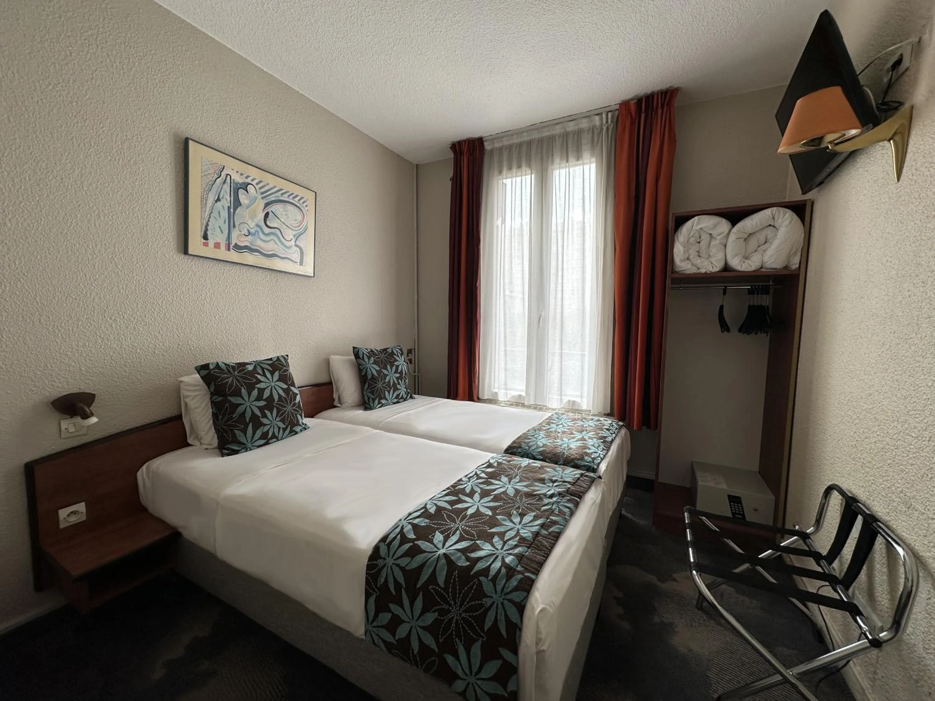 Twin Room in Timhotel Boulogne Rives de Seine