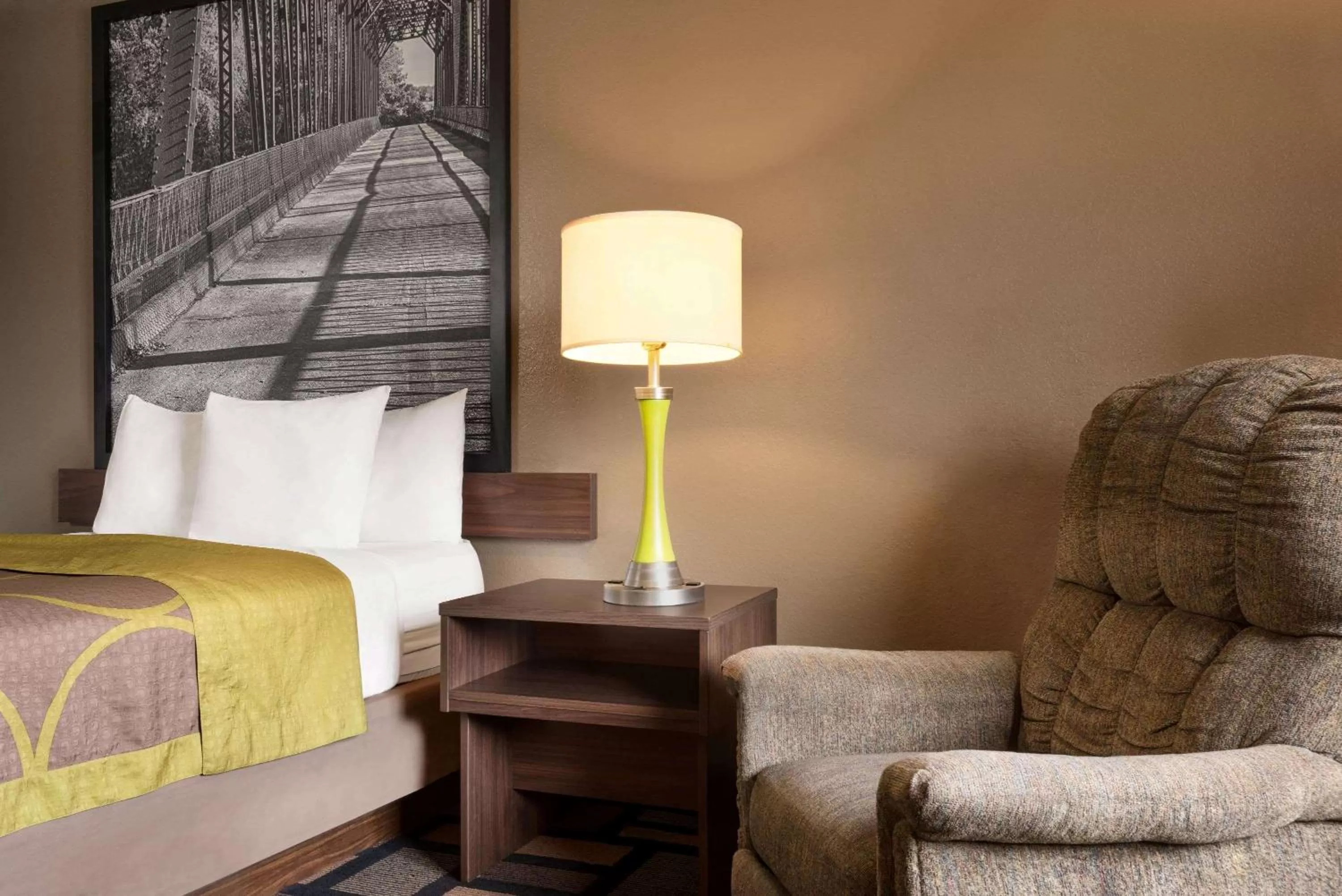 Queen Room - Mobility Access/Smoking in Super 8 by Wyndham Akron S/Green/Uniontown OH