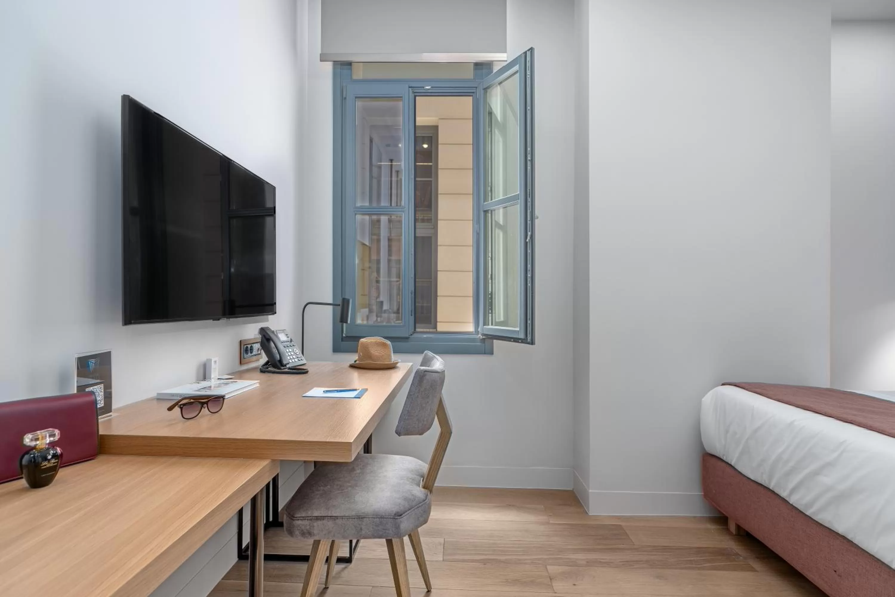 Echo Single Room in Hellenic Vibes Smart Hotel