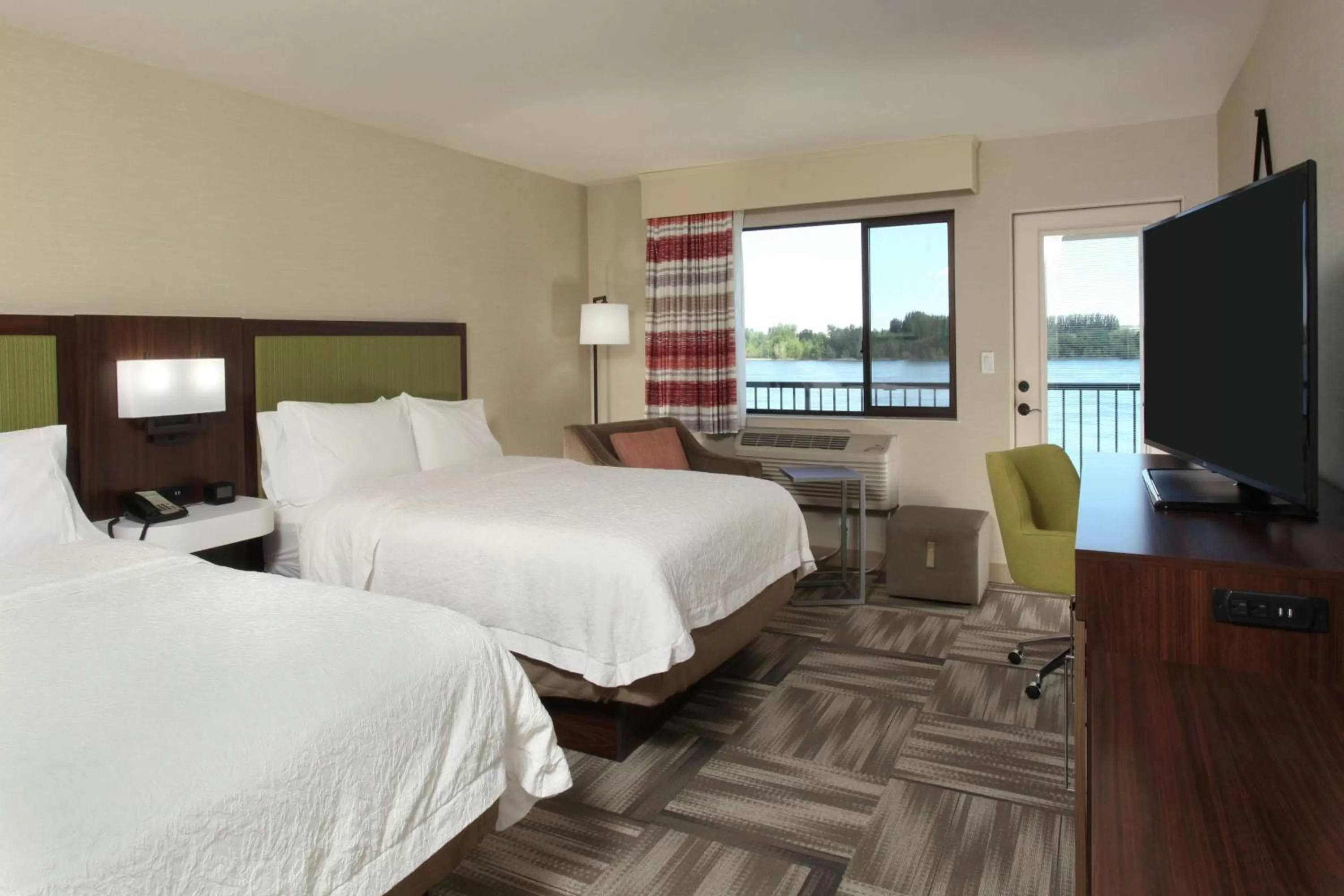 Deluxe Double or Twin Room with Balcony in Hampton Inn Richland-Tri Cities