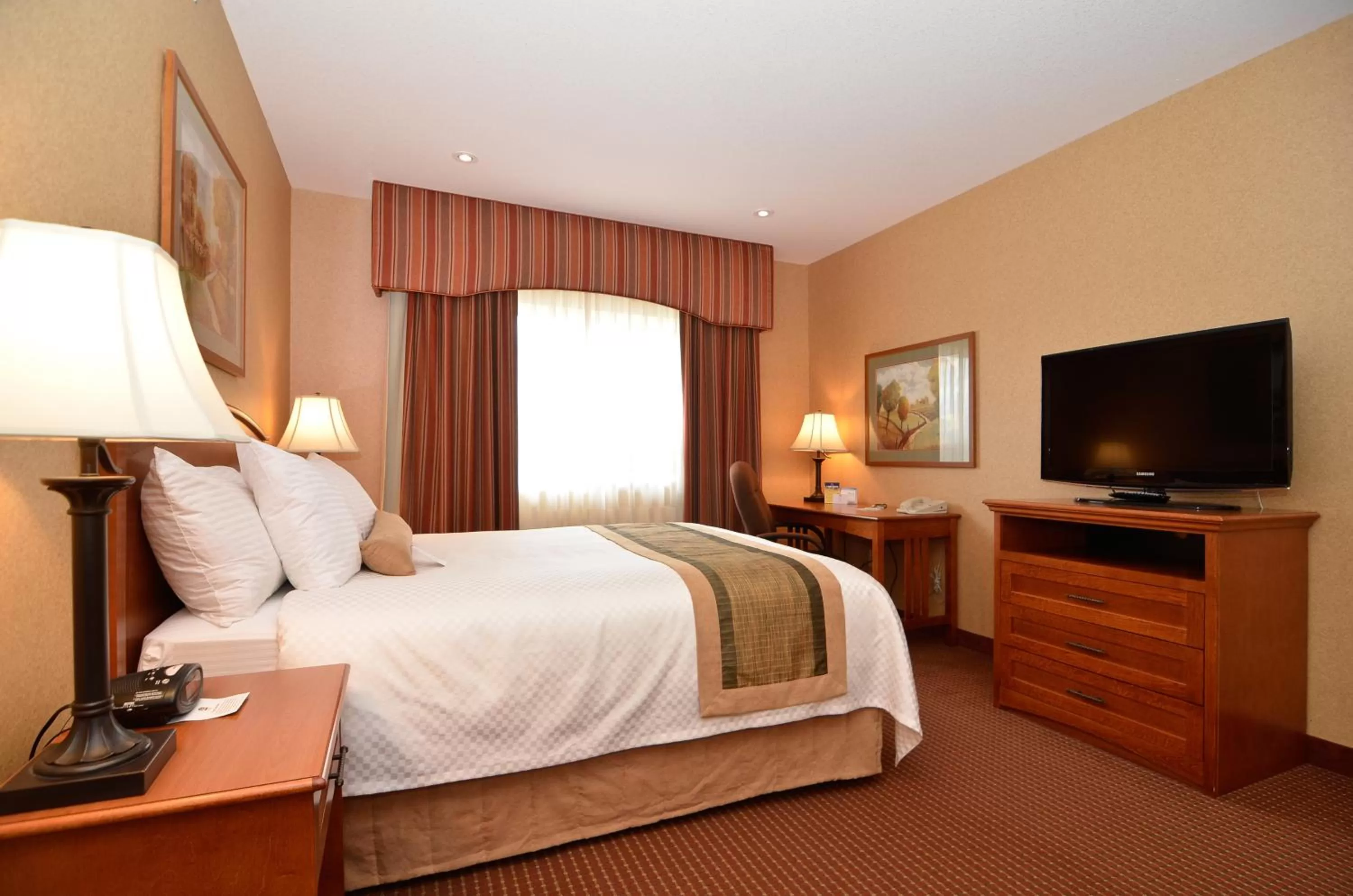 Queen Room - Mobility Access/Non-Smoking in Days Inn by Wyndham Swift Current