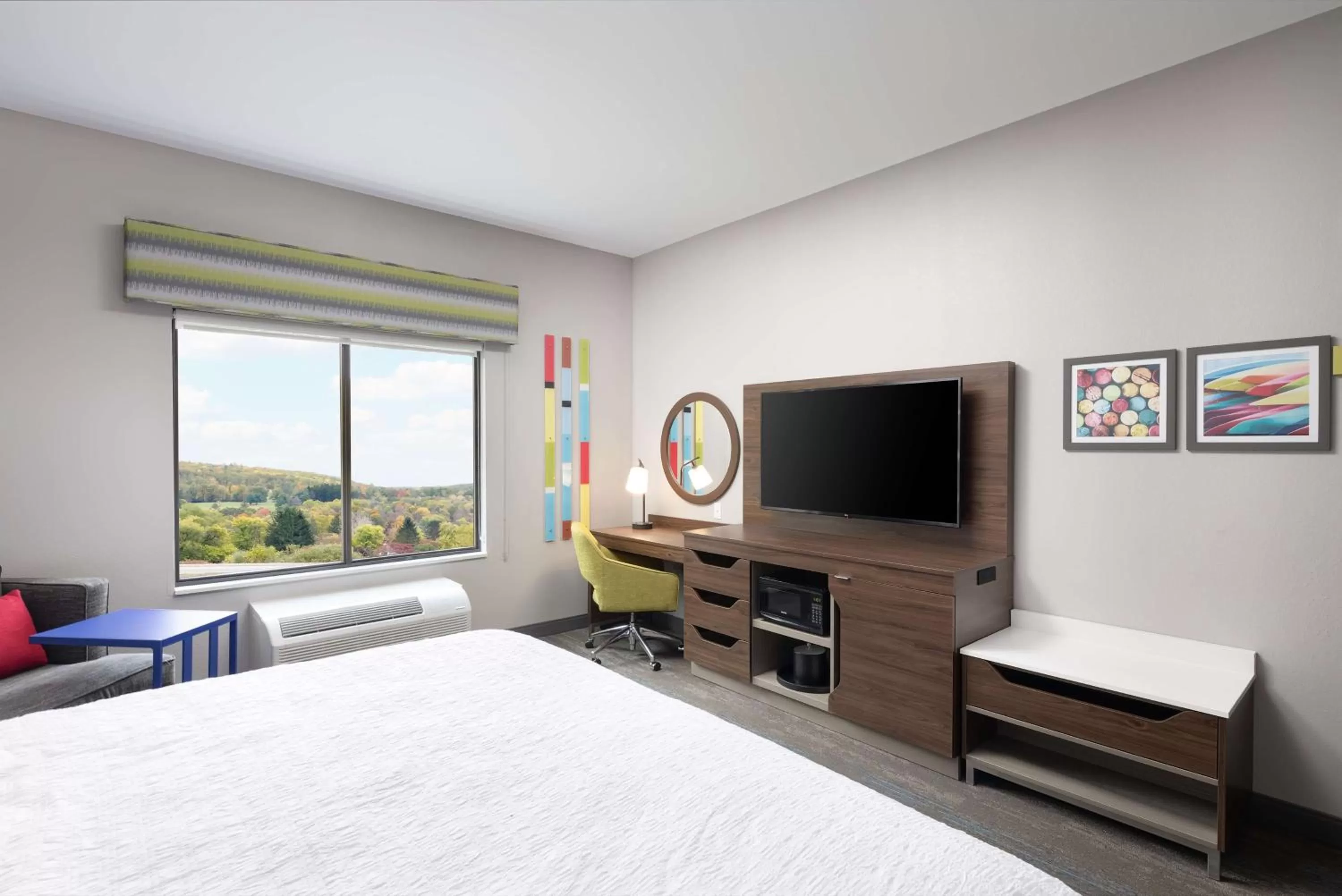 King Room with Microwave and Fridge in Hampton Inn Hornell