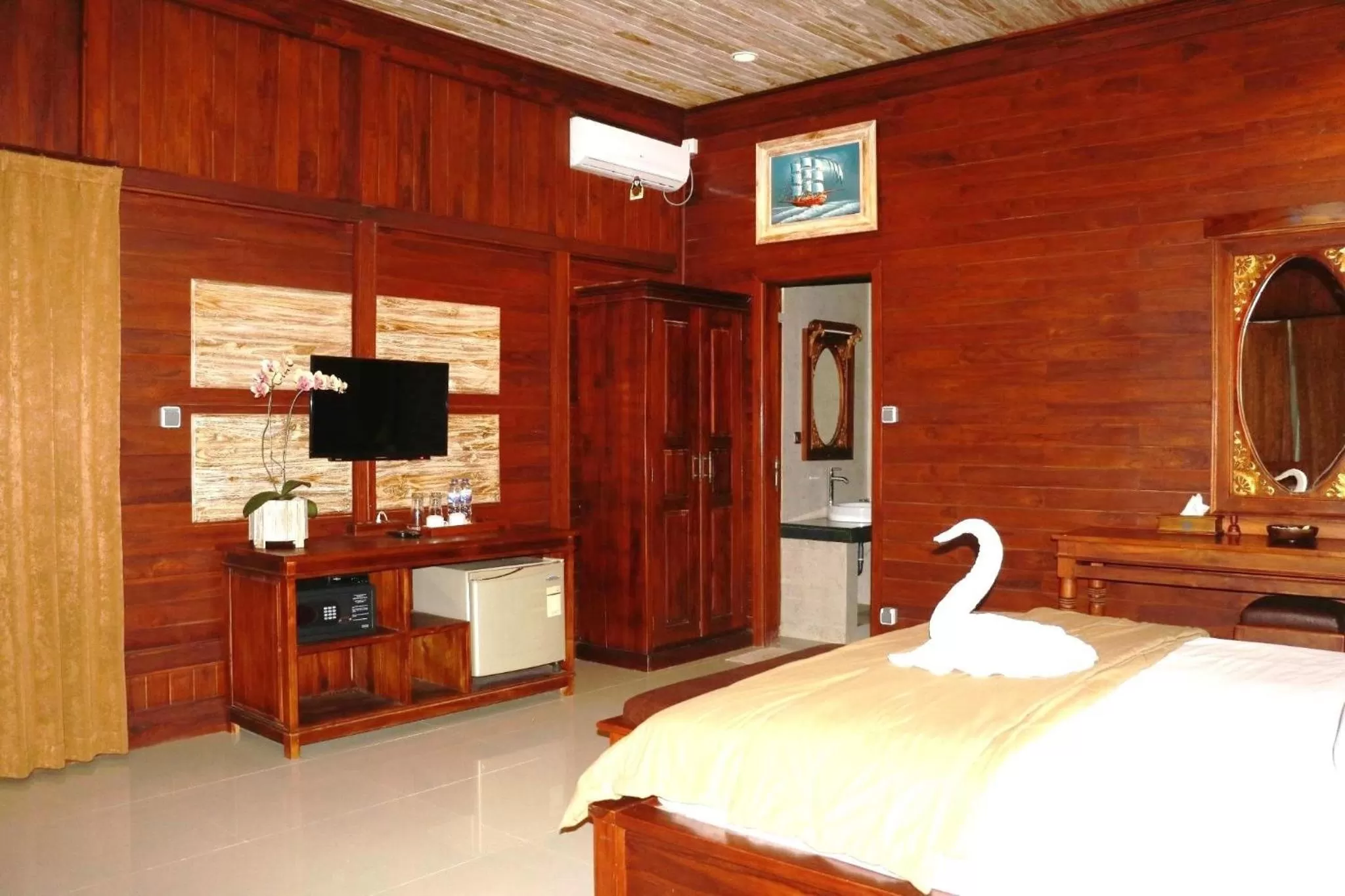 Deluxe Double or Twin Room in Pemedal Beach Resort
