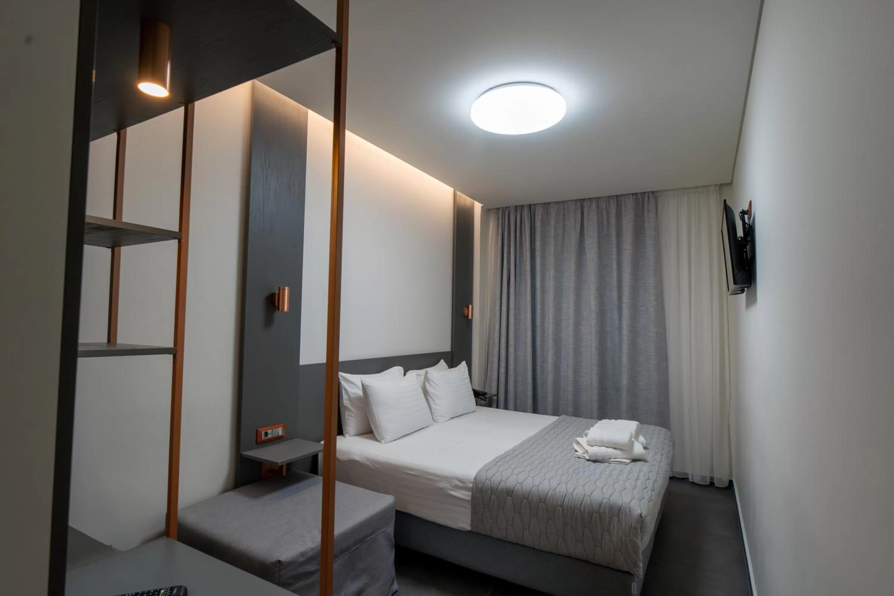 Deluxe Double Room in Argo Hotel Piraeus