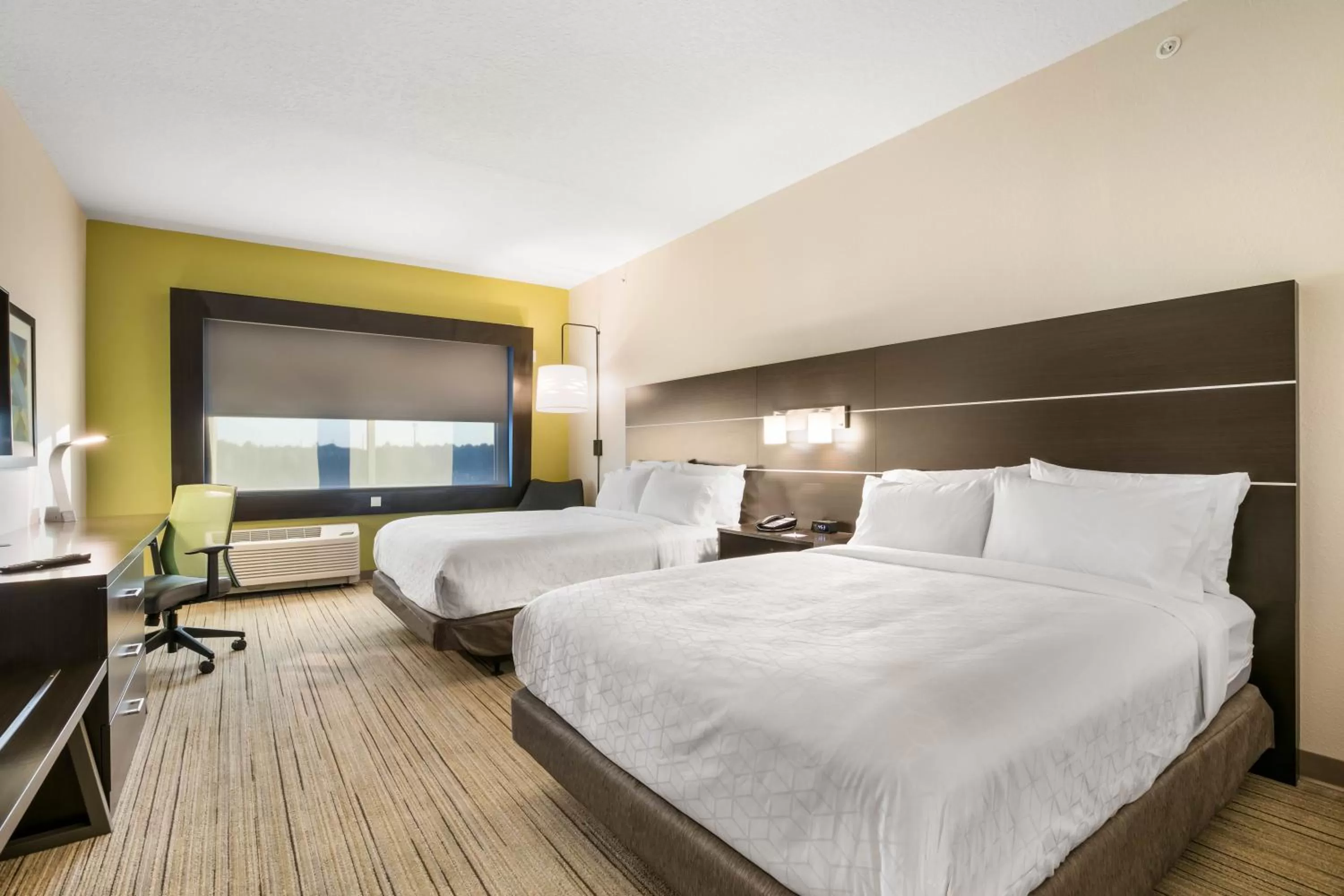 Standard Queen Room with Two Queen Beds and Mobility Accessible Tub in Holiday Inn Express & Suites Jacksonville - Town Center by IHG