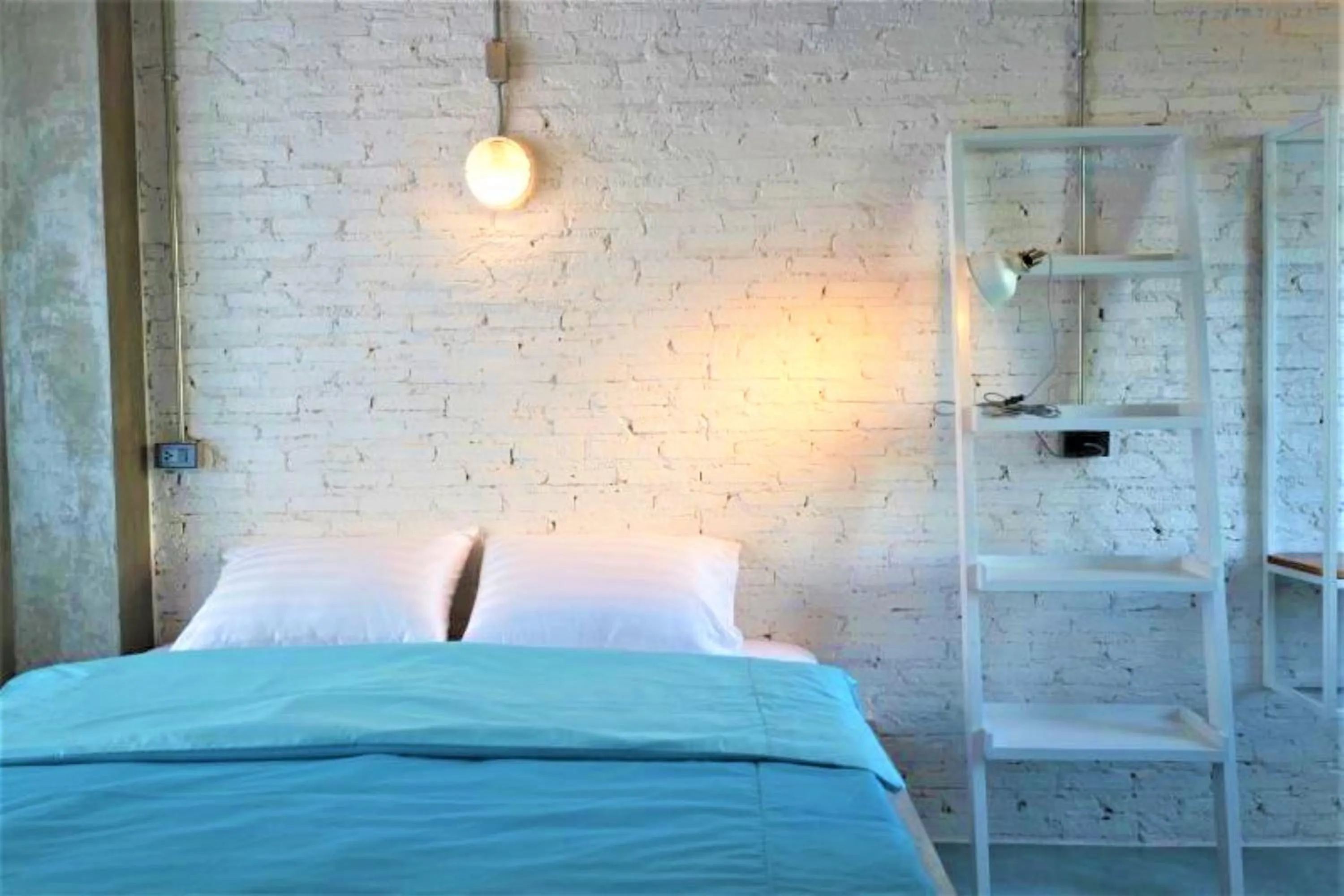 Deluxe Double or Twin Room with Fan in Chanchalay Hip Hostel SHA Extra Plus