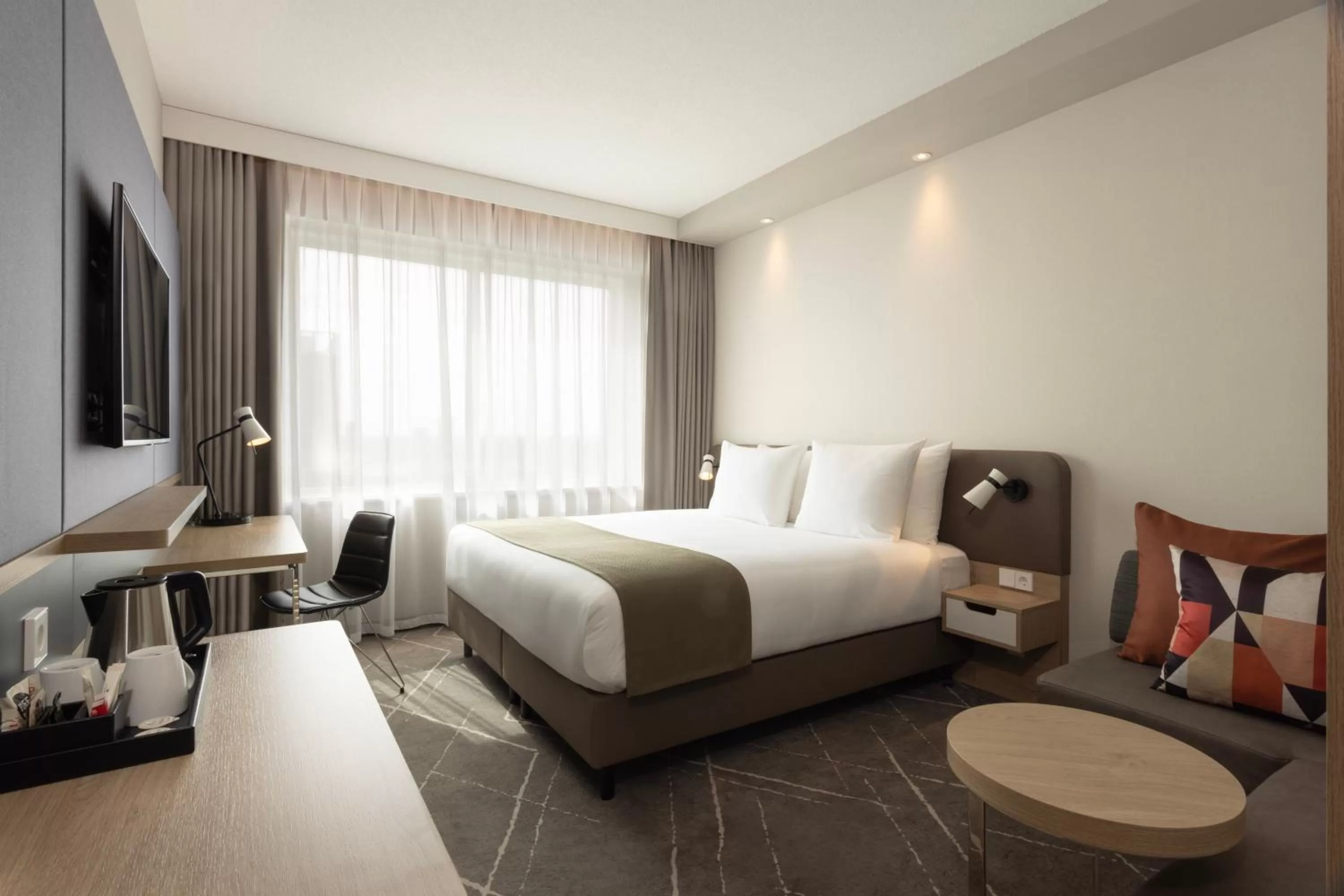 Standard Queen Room - High Floor in Holiday Inn - Eindhoven Airport by IHG