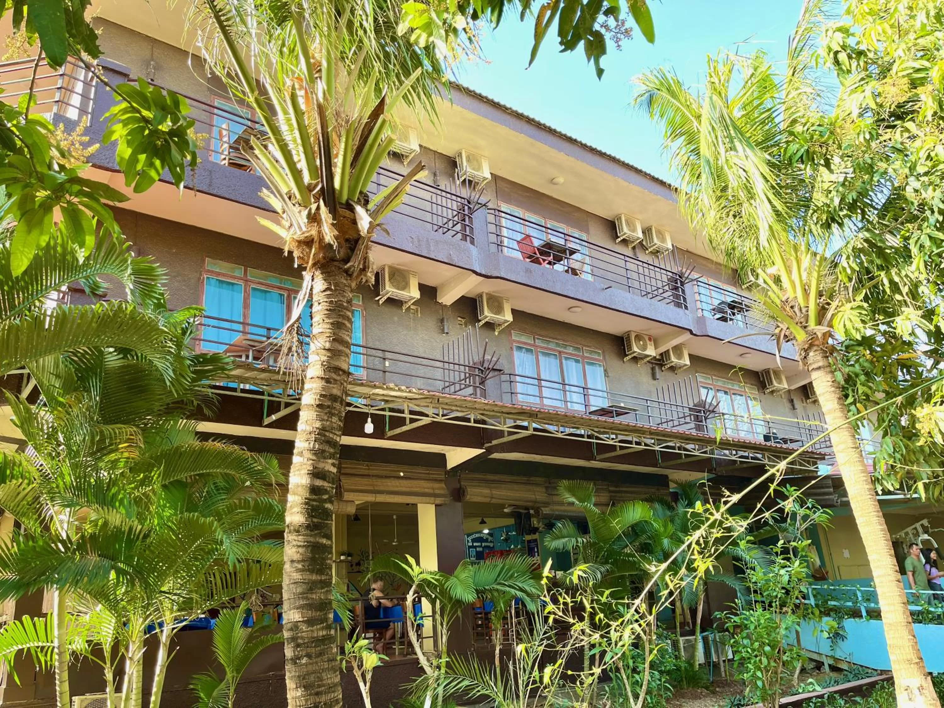 River Dolphin Hotel