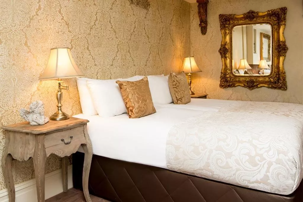 Themed Room (Sleeping 3) in The Shankly Hotel