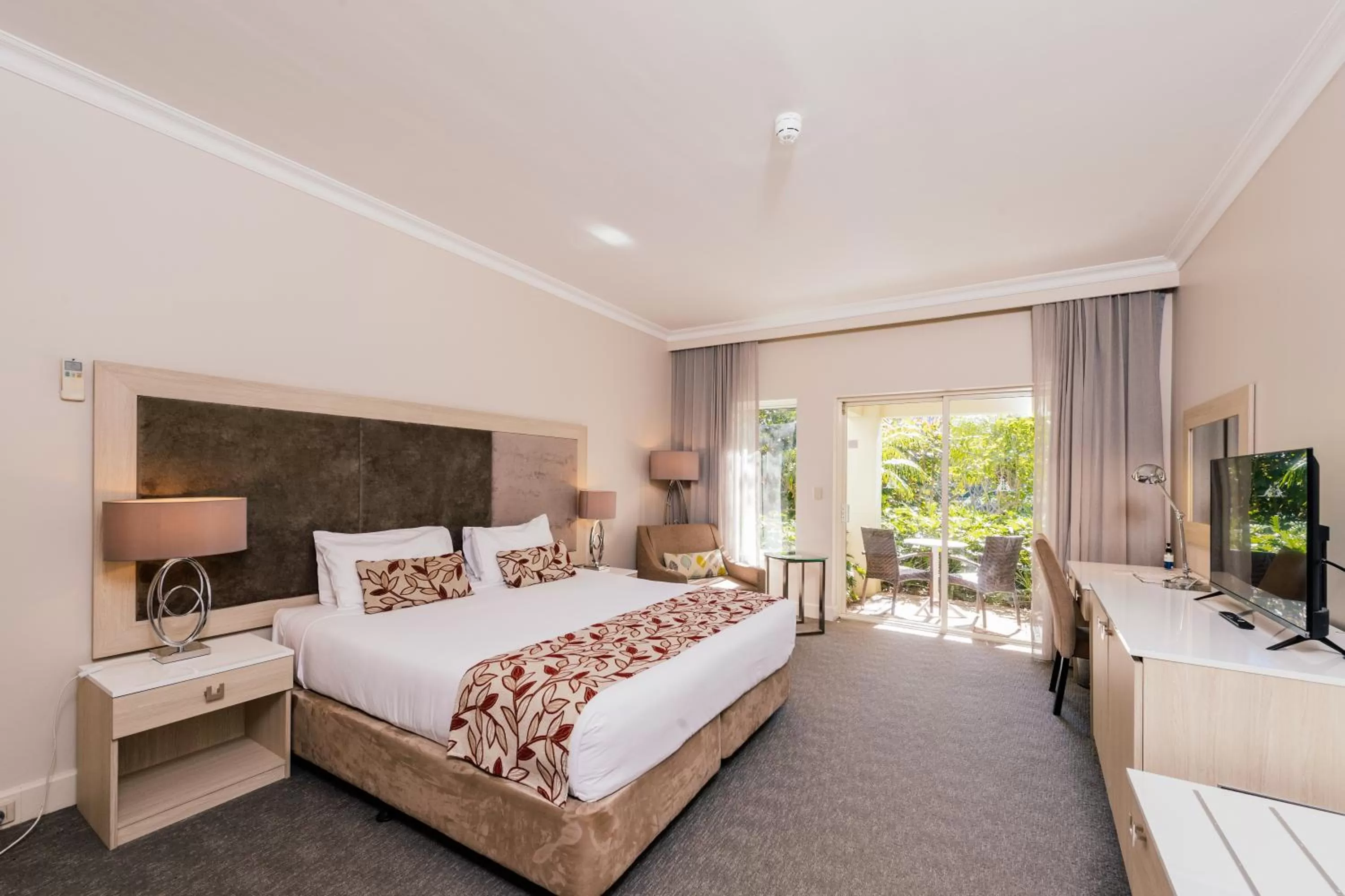 Garden View King Room  in Joondalup Resort