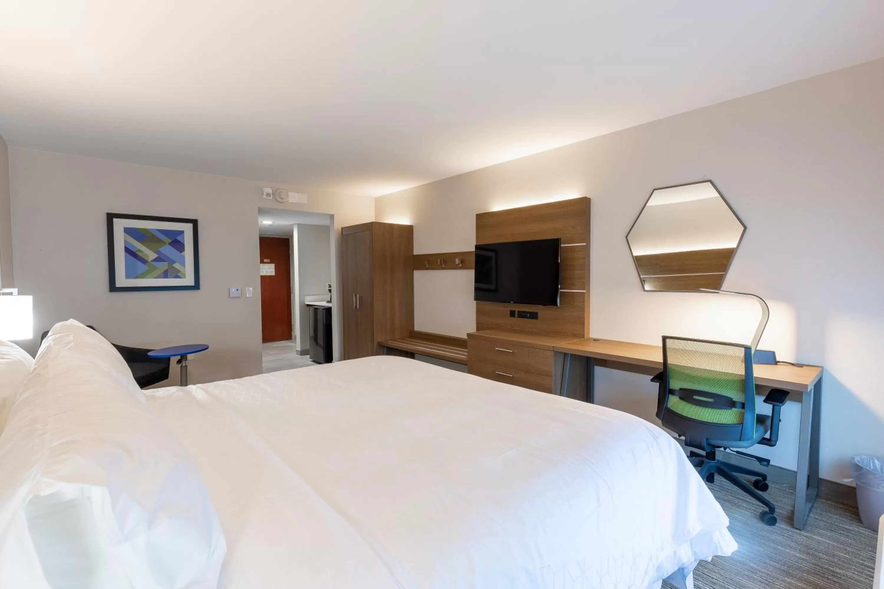 Standard Room in Holiday Inn Express & Suites Arlington North – Stadium Area, an IHG Hotel