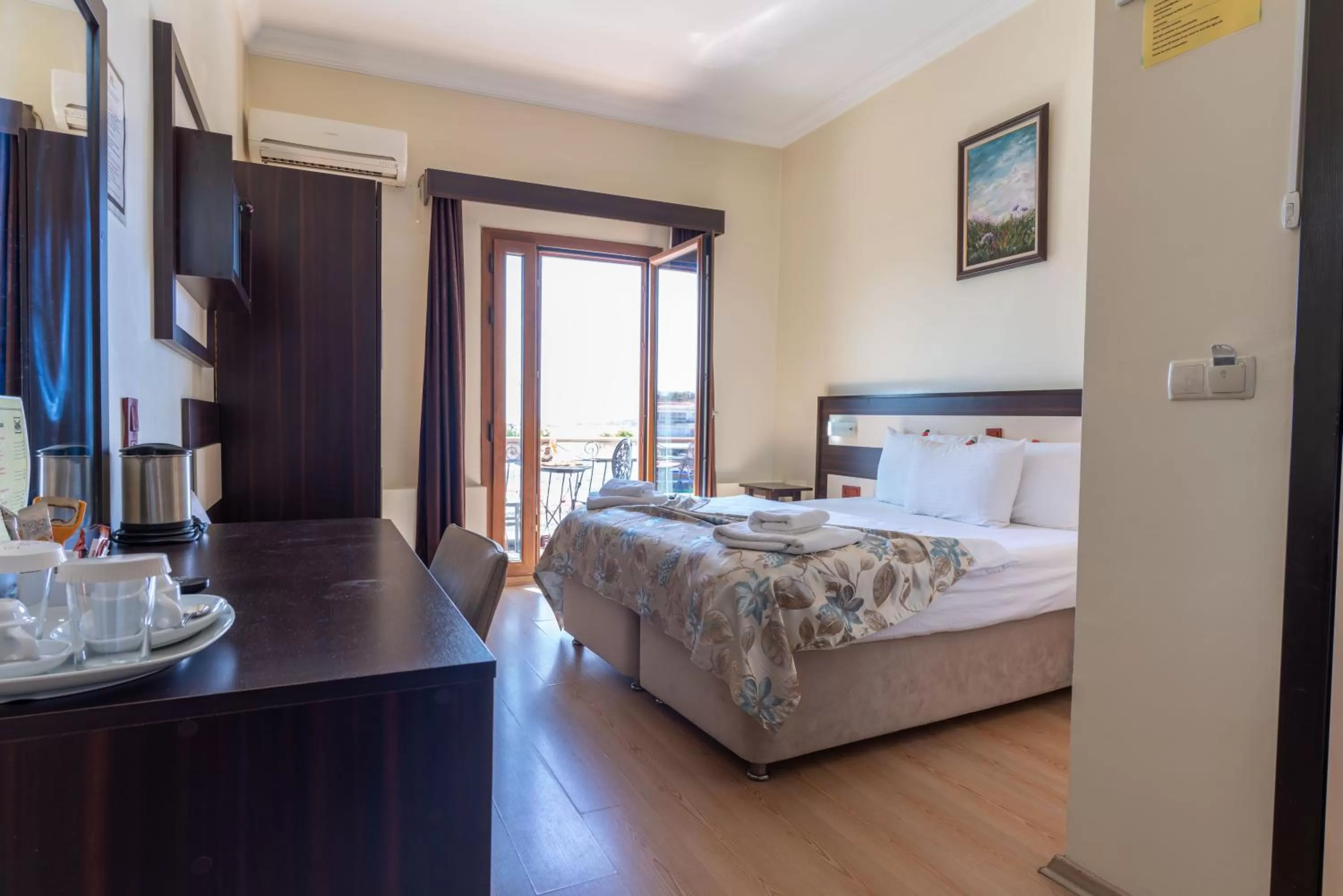 Superior Twin Room with Sea View in Hotel Karacam