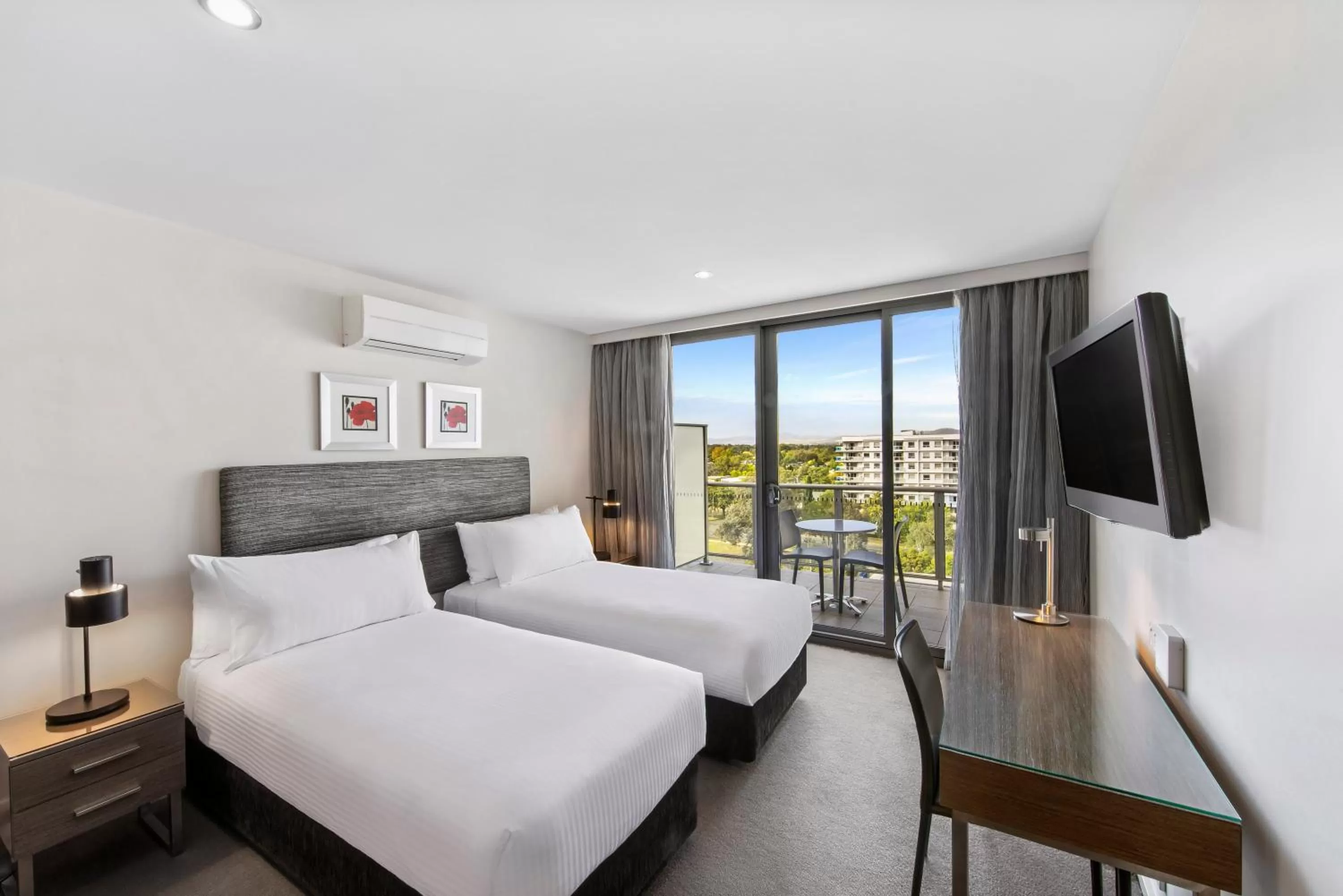 Standard Double or Twin Room with Balcony in Adina Serviced Apartments Canberra Dickson